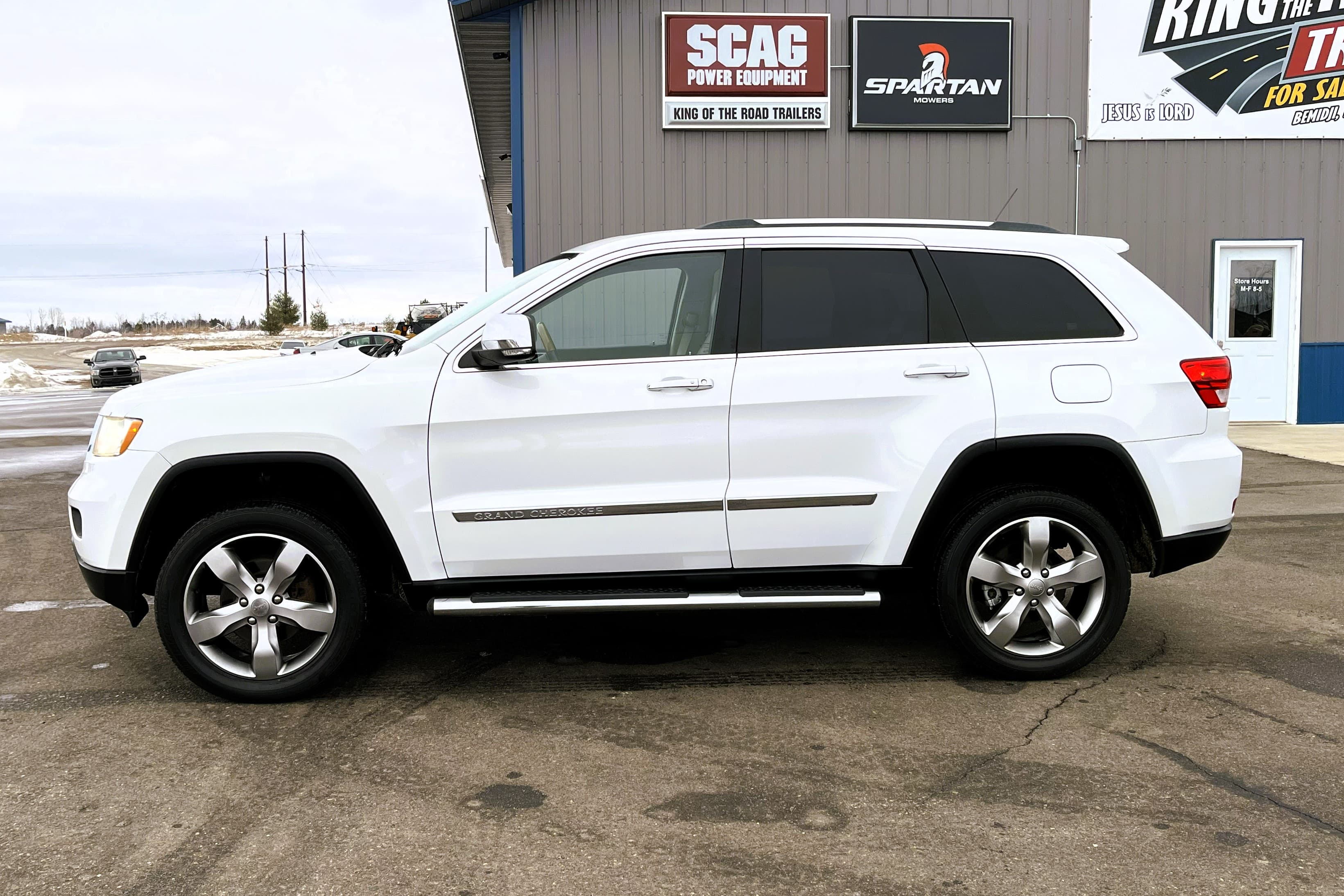 2013 Jeep Grand Cherokee  view 5