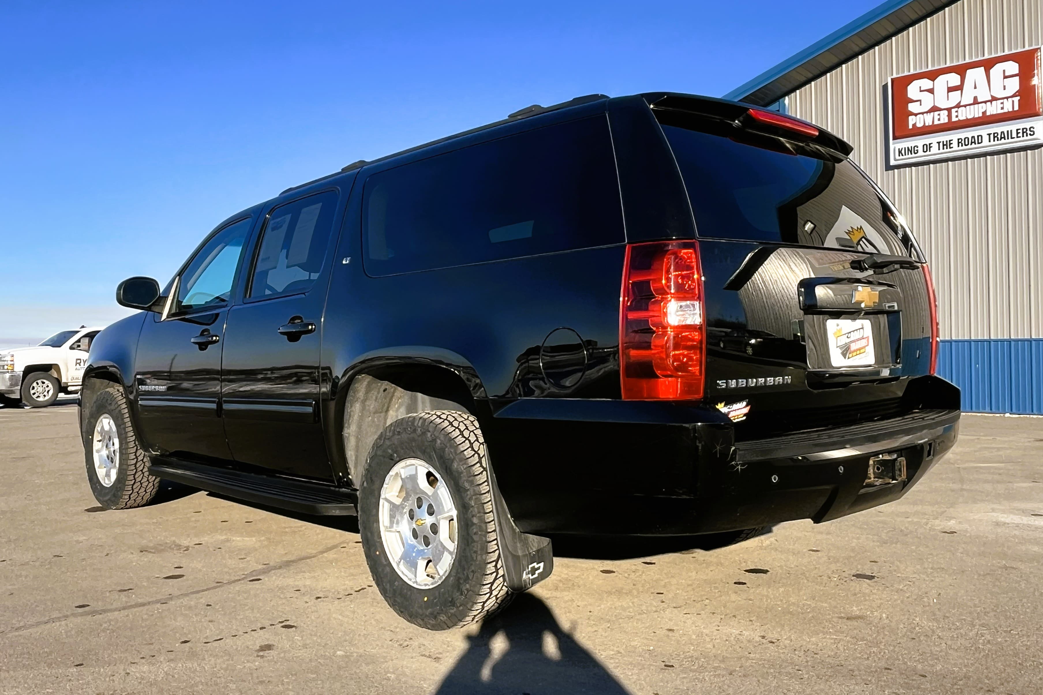 2014 Chevrolet Suburban view 6
