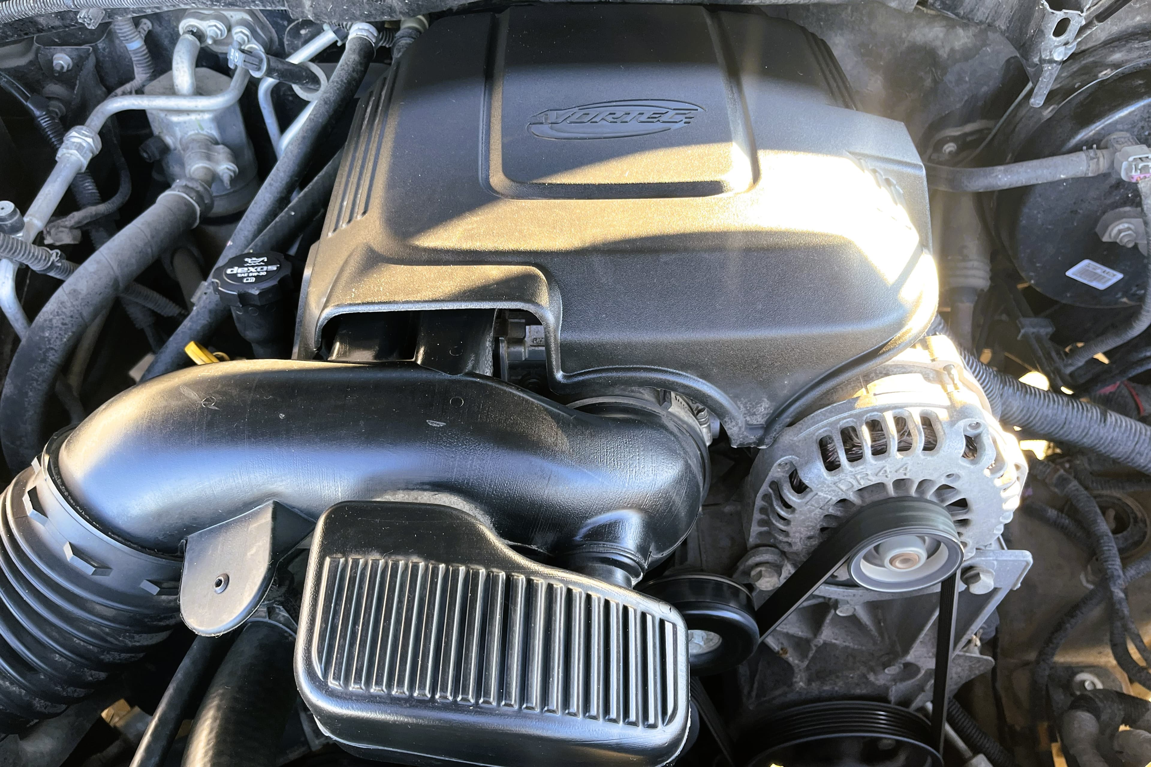 2014 Chevrolet Suburban view 20