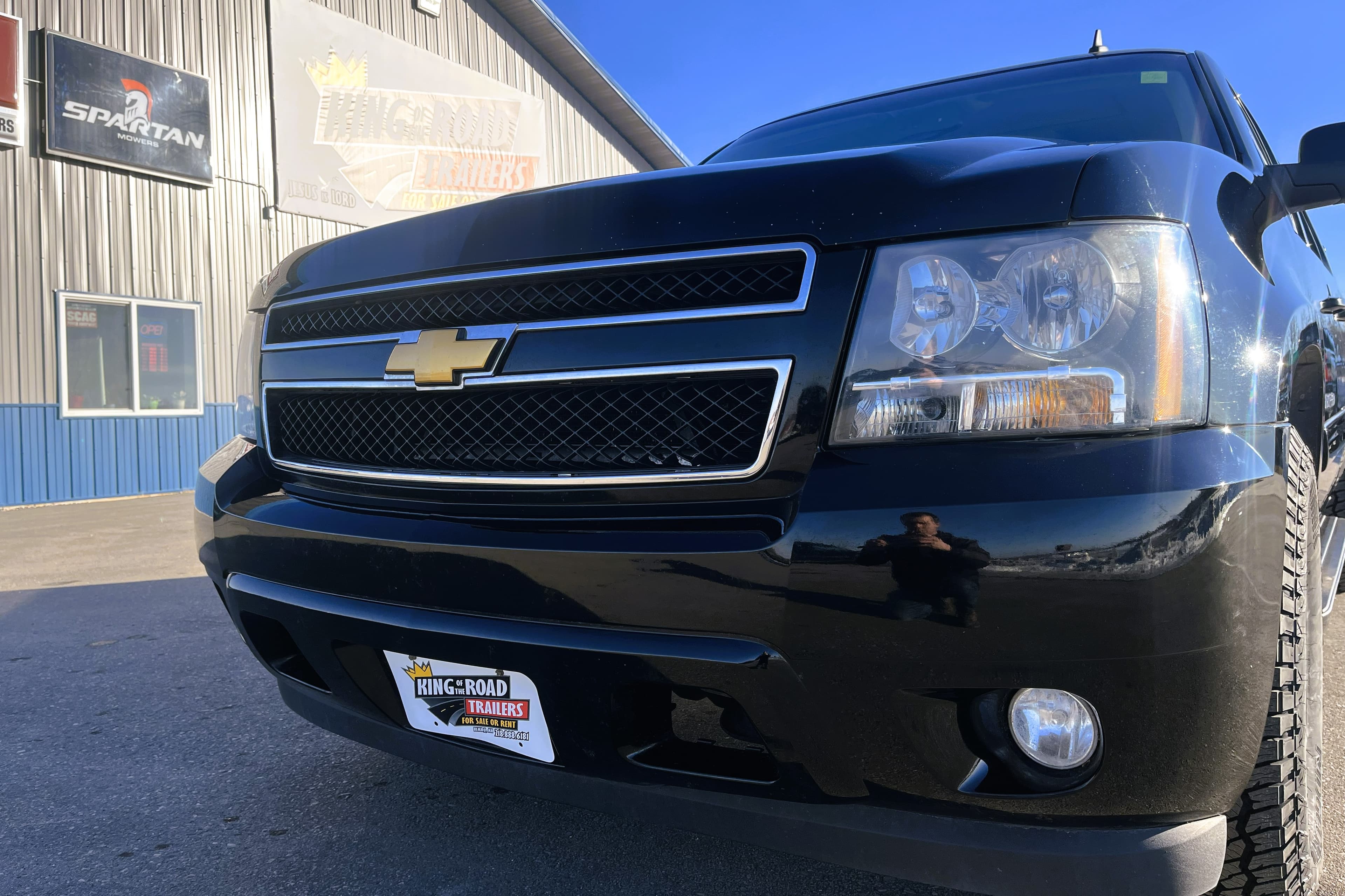2014 Chevrolet Suburban view 11