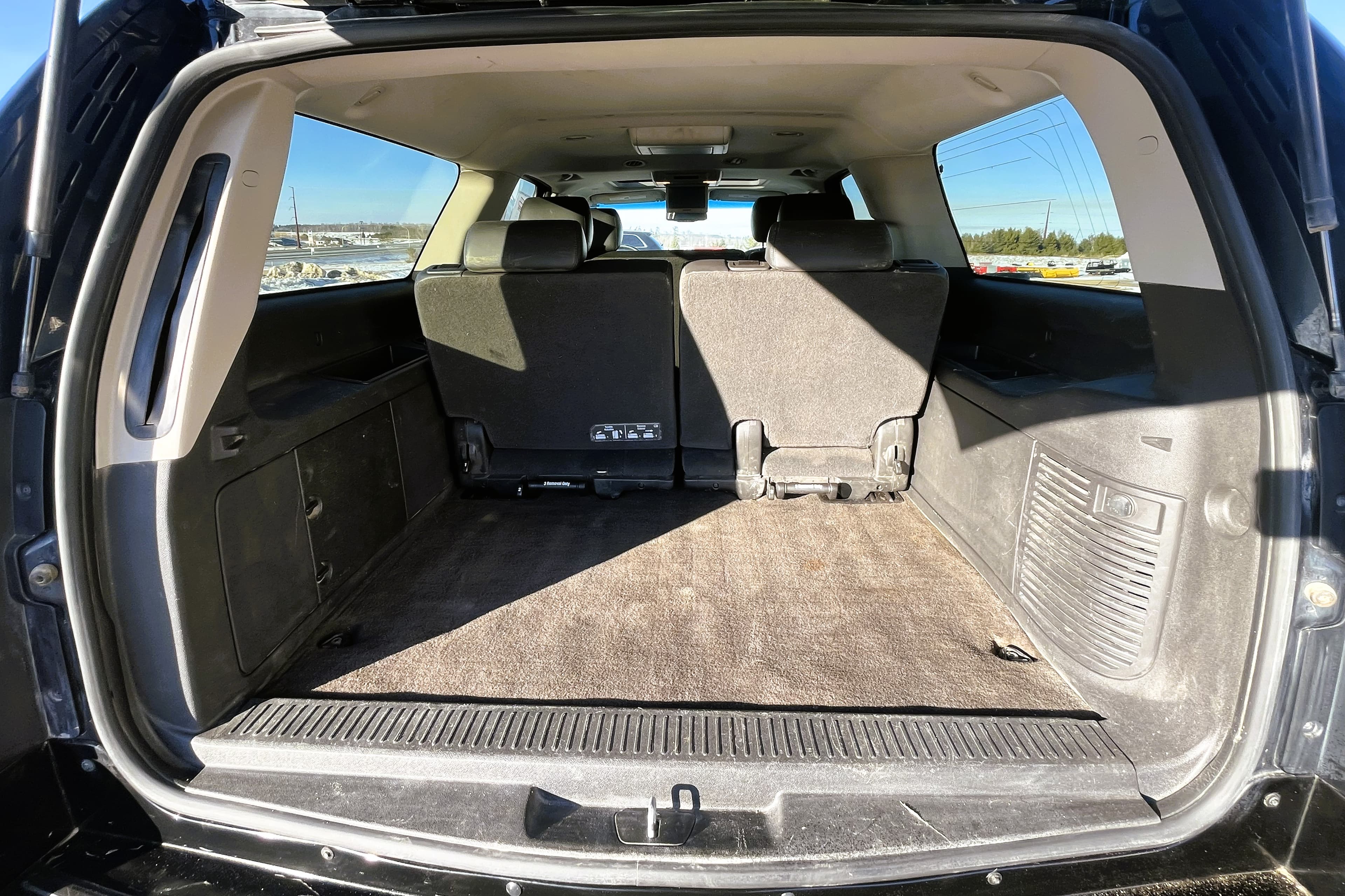 2014 Chevrolet Suburban view 17