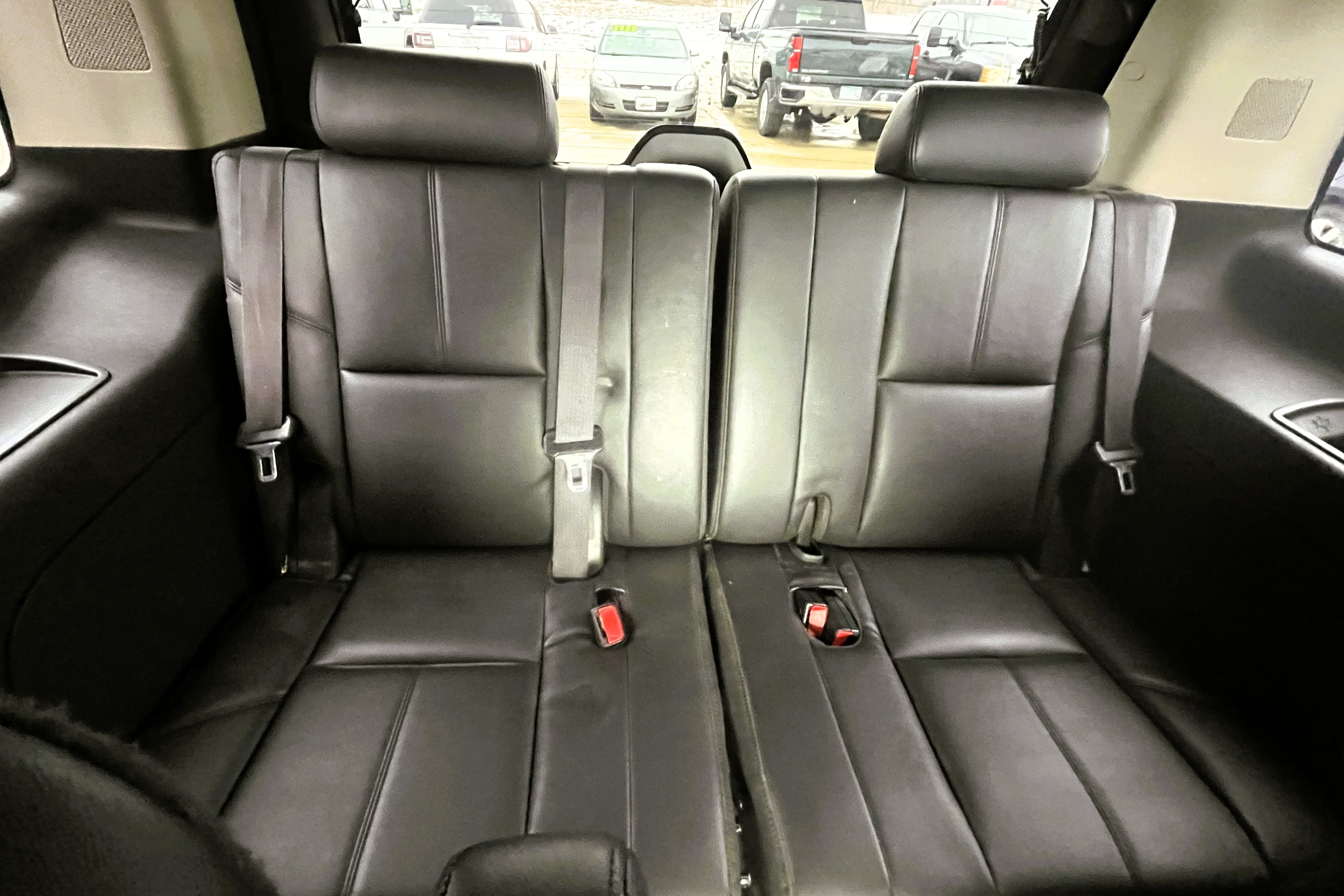 2009 Chevrolet  Tahoe view 21