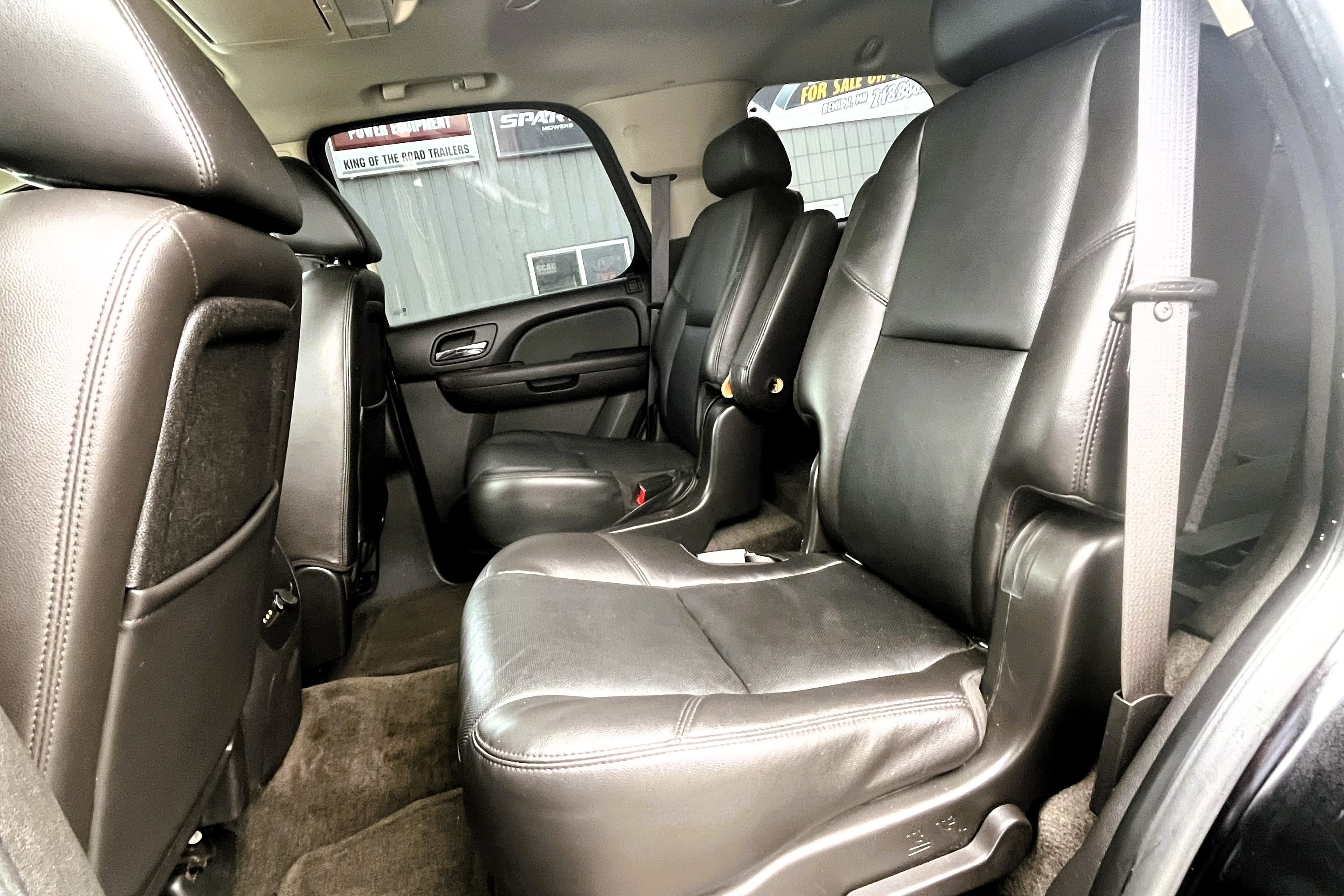 2009 Chevrolet  Tahoe view 15