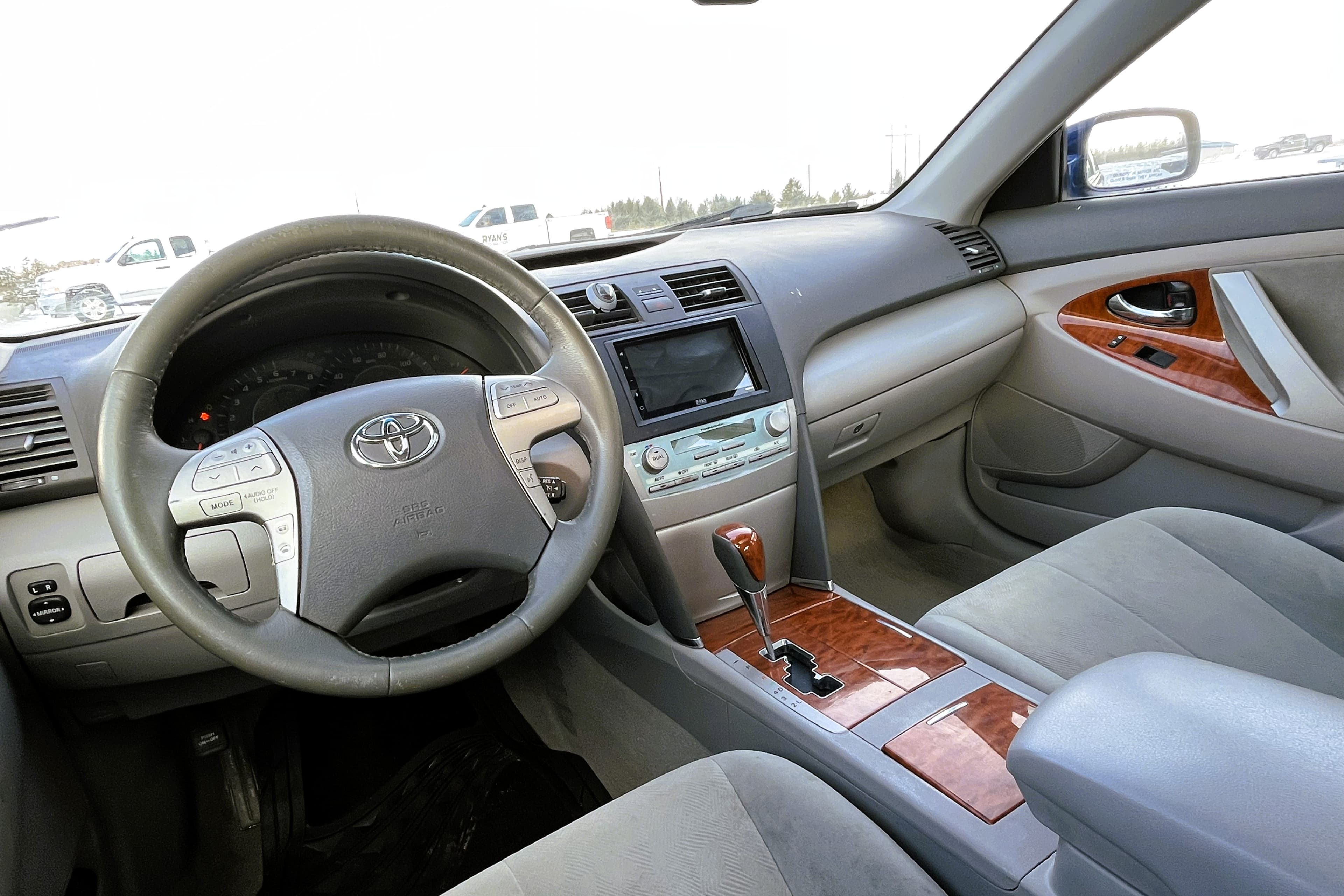 2009 Toyota  Camry view 23