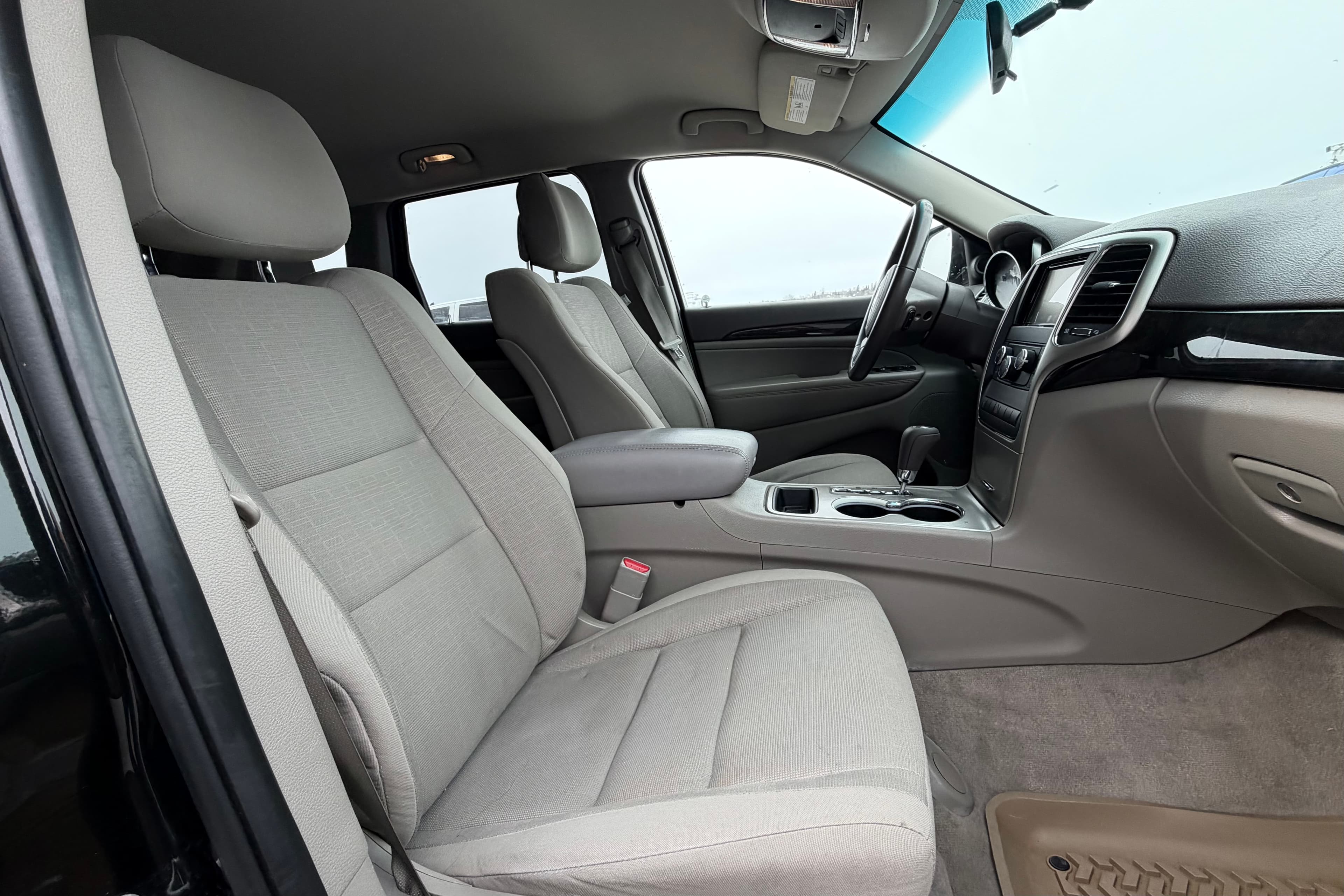 2012 Jeep Grand Cherokee  view 9