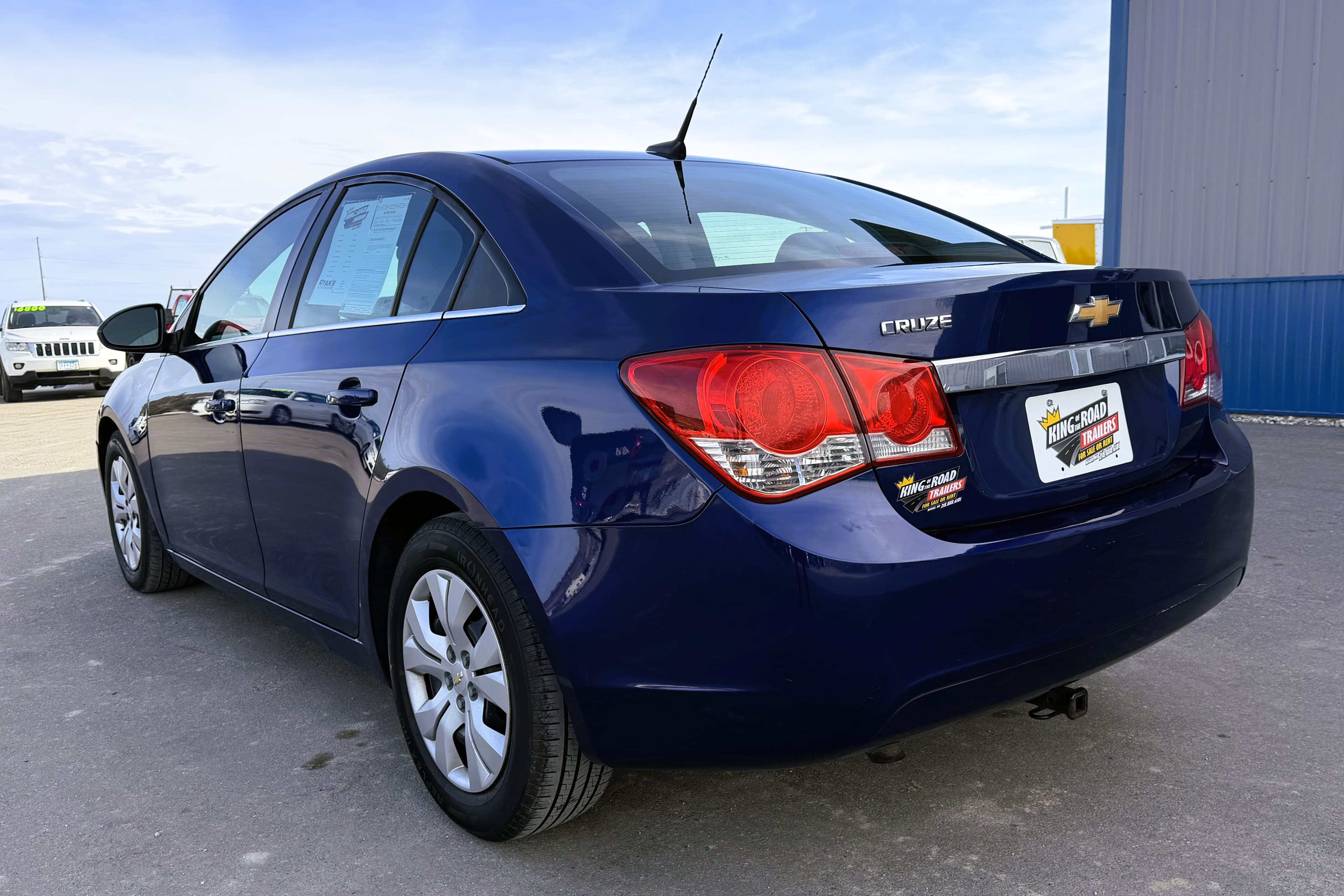 2012 Chevrolet Cruze LS view 9