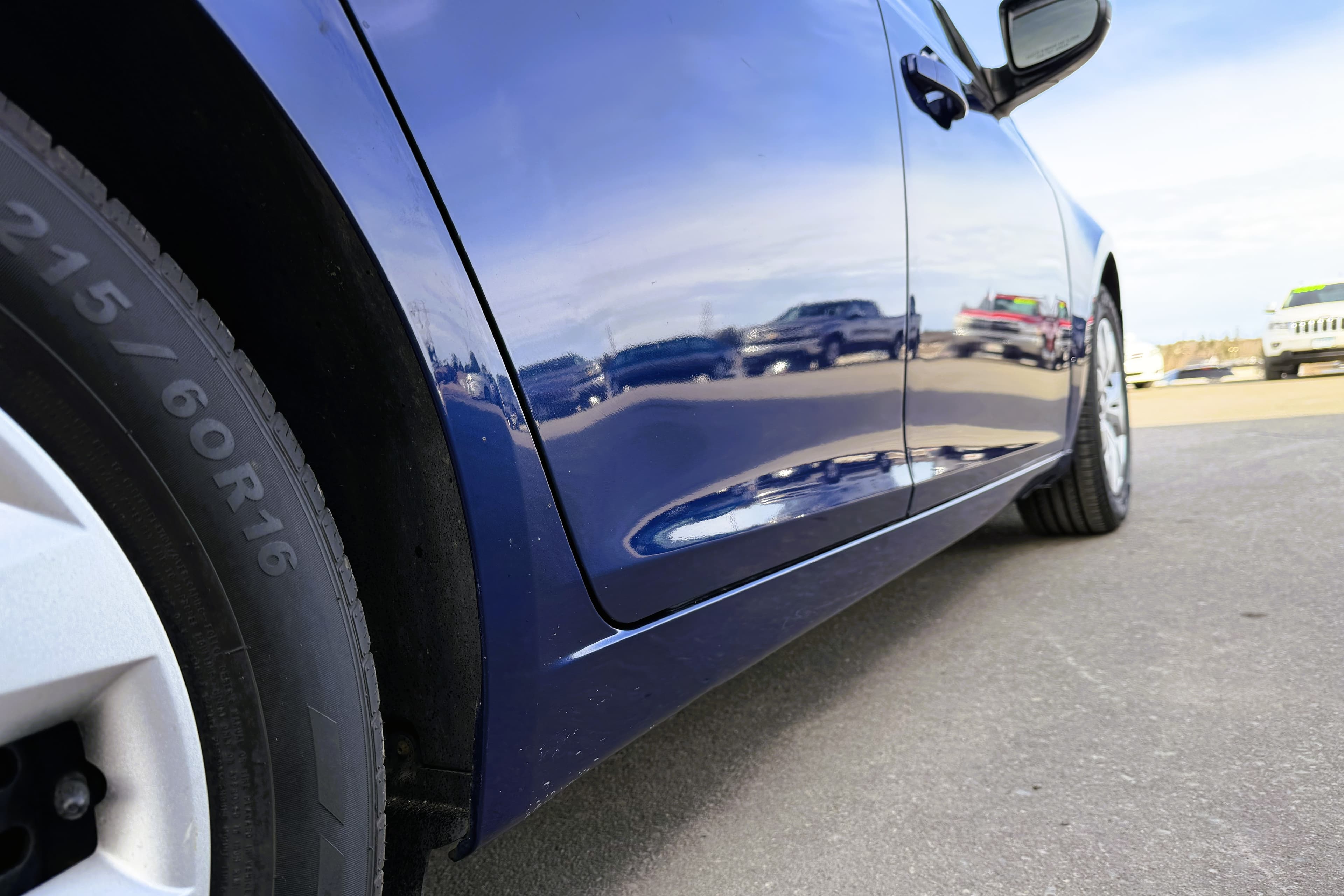 2012 Chevrolet Cruze LS view 13