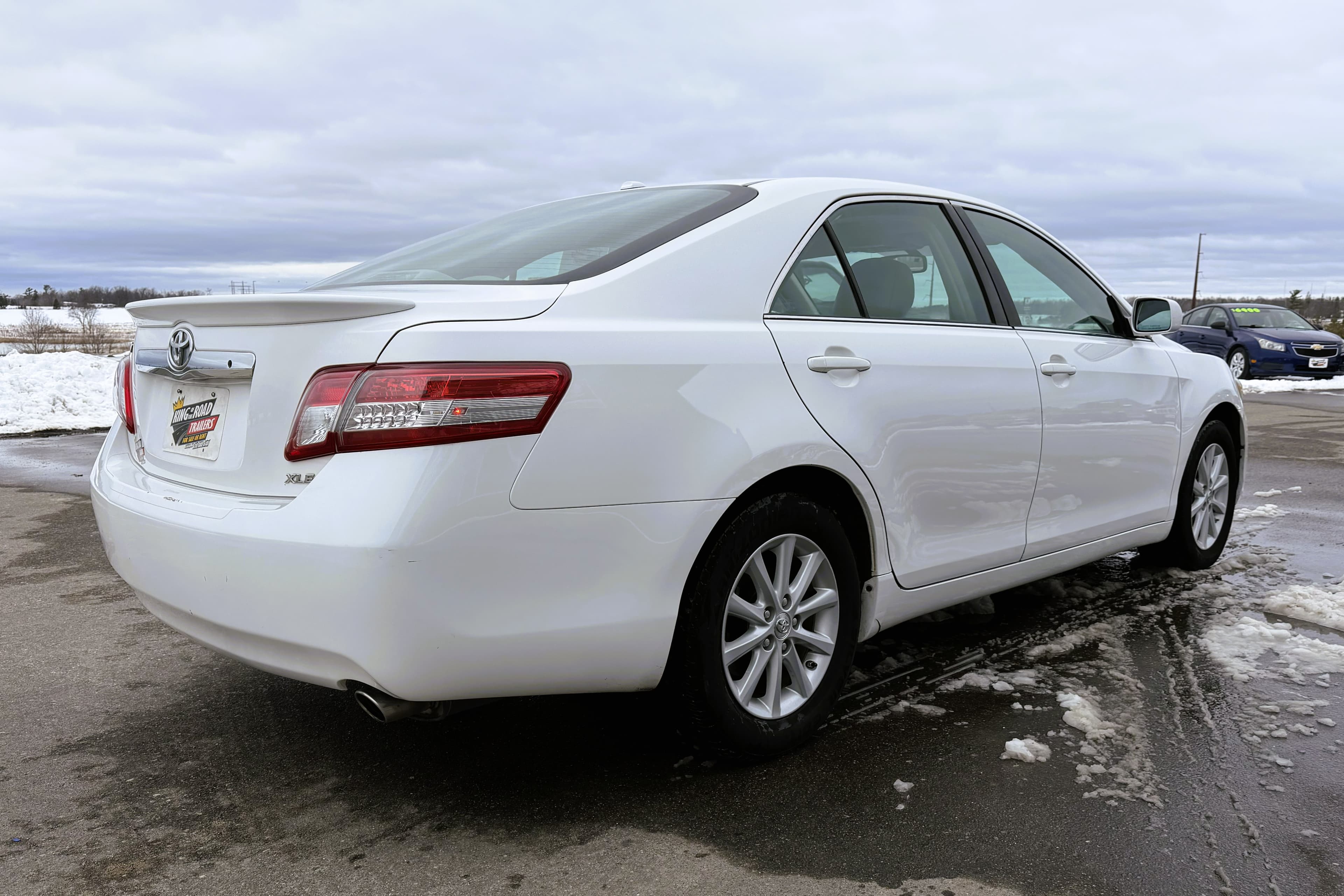 2011 Toyota Camry XLE view 7