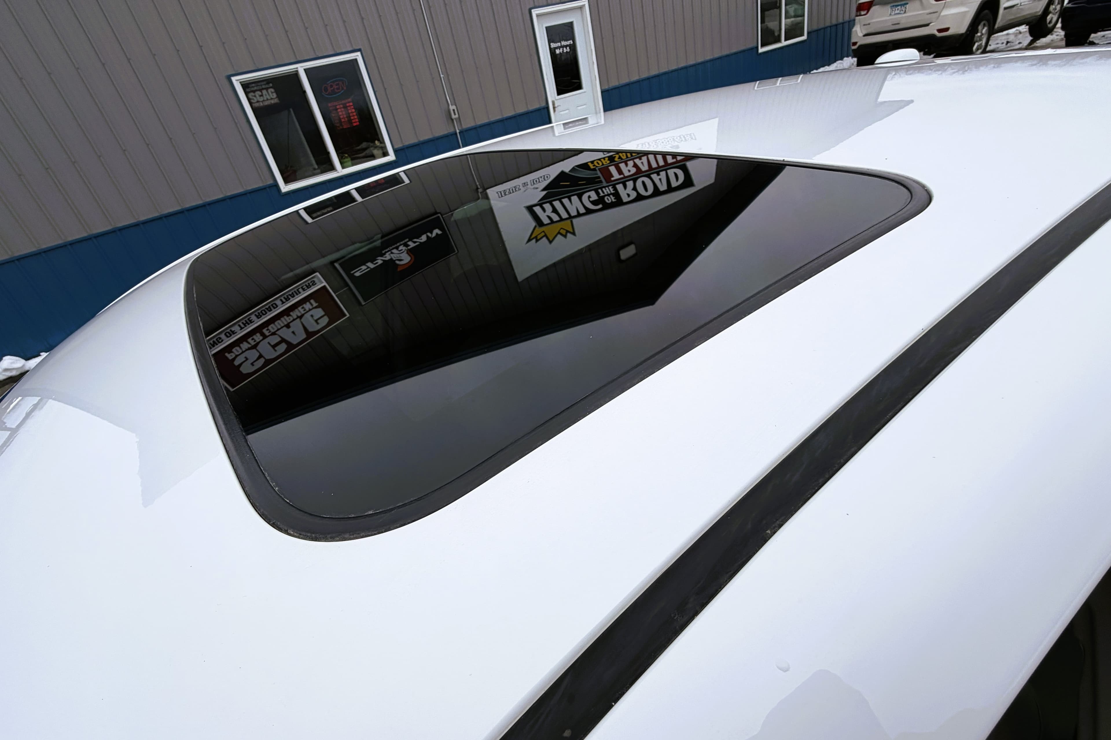 2011 Toyota Camry XLE view 13