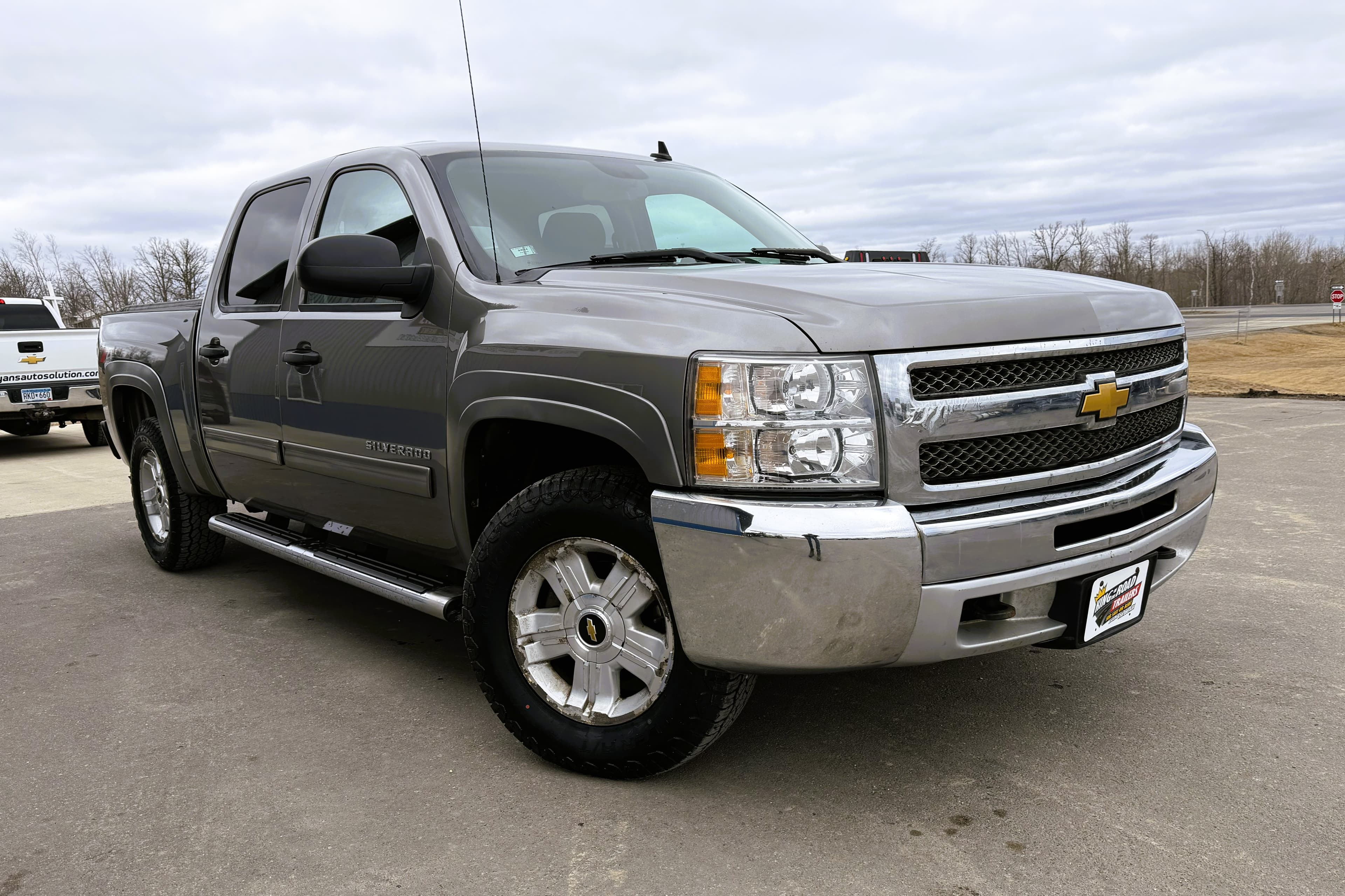 2013 Chevrolet Silverado 1500 view 2