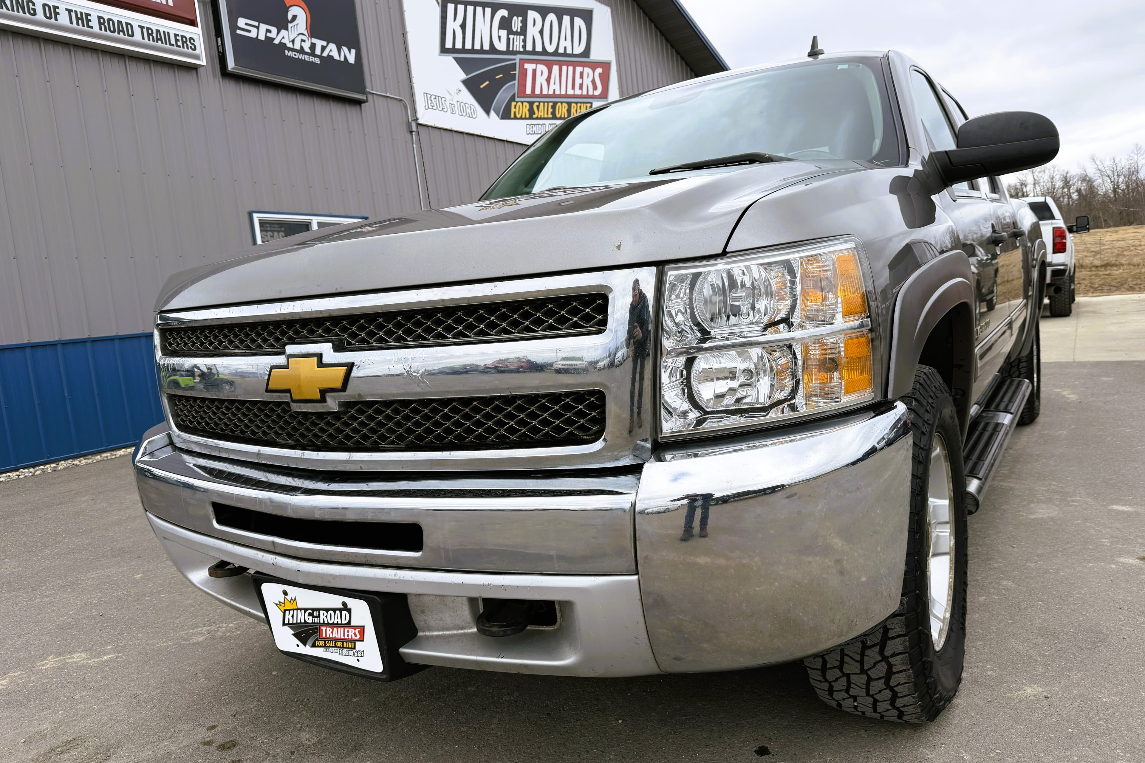 2013 Chevrolet Silverado 1500 view 3