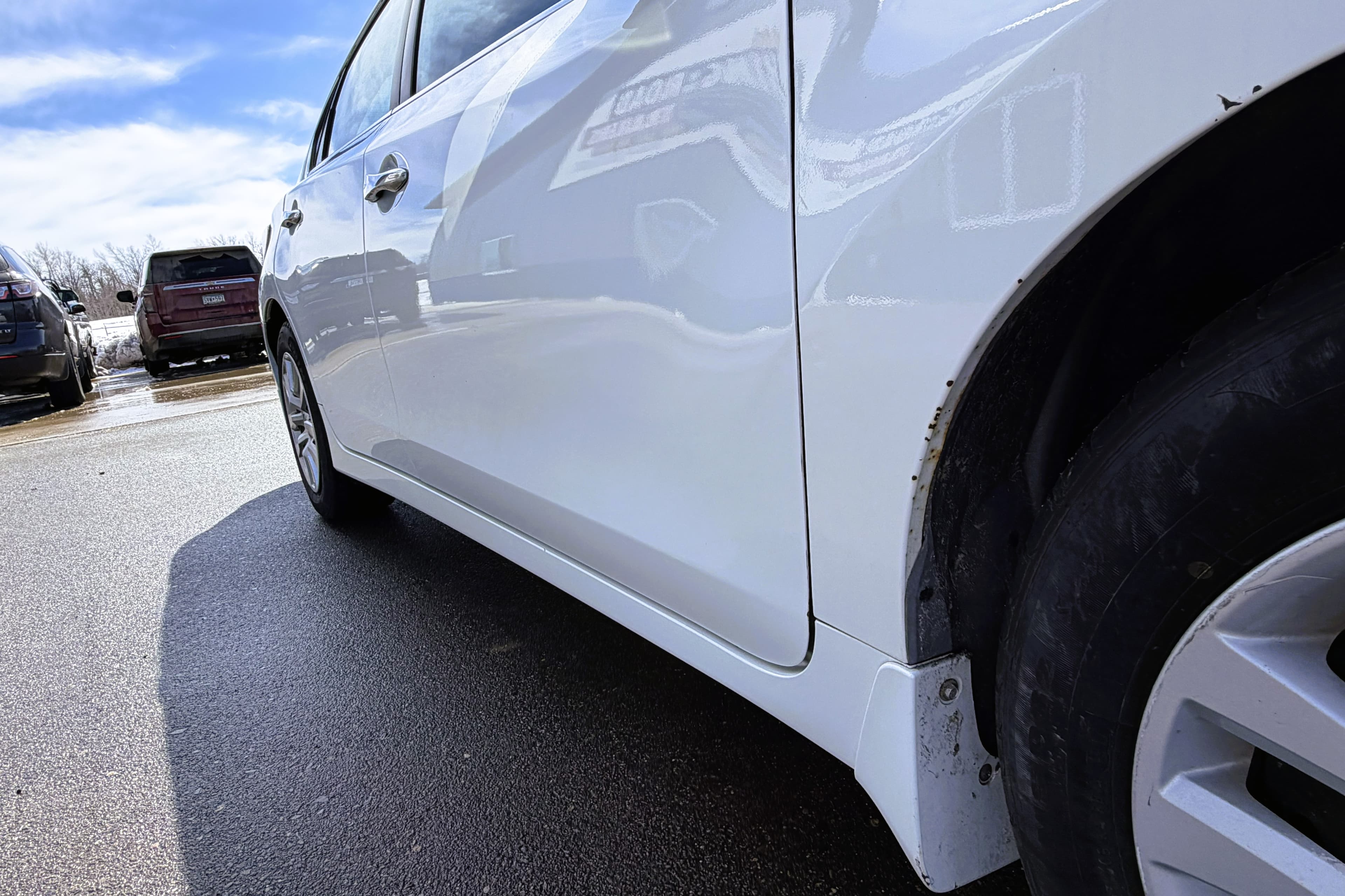 2015 Nissan Altima S view 8