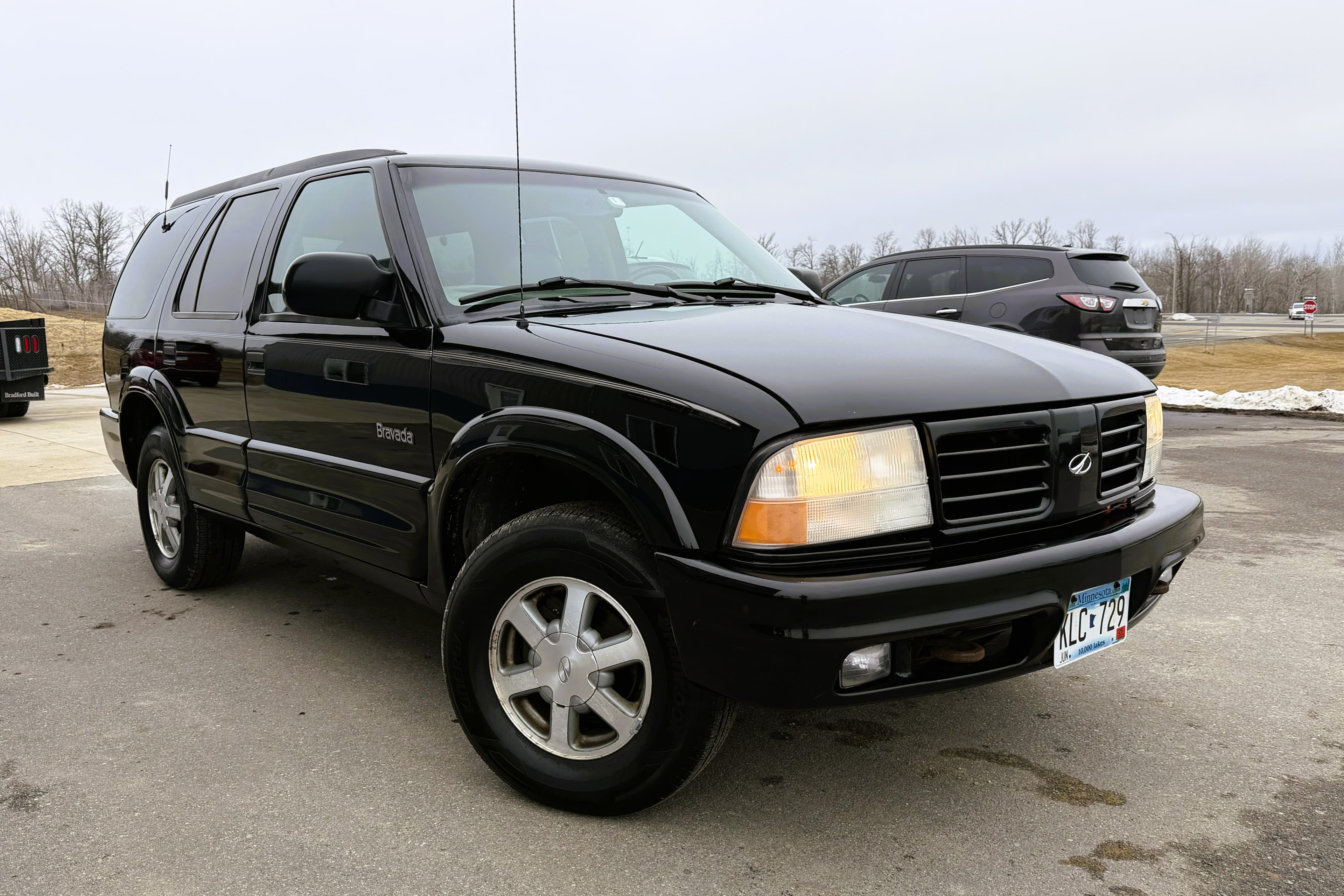 2001 Oldsmobile  Bravada  view 2