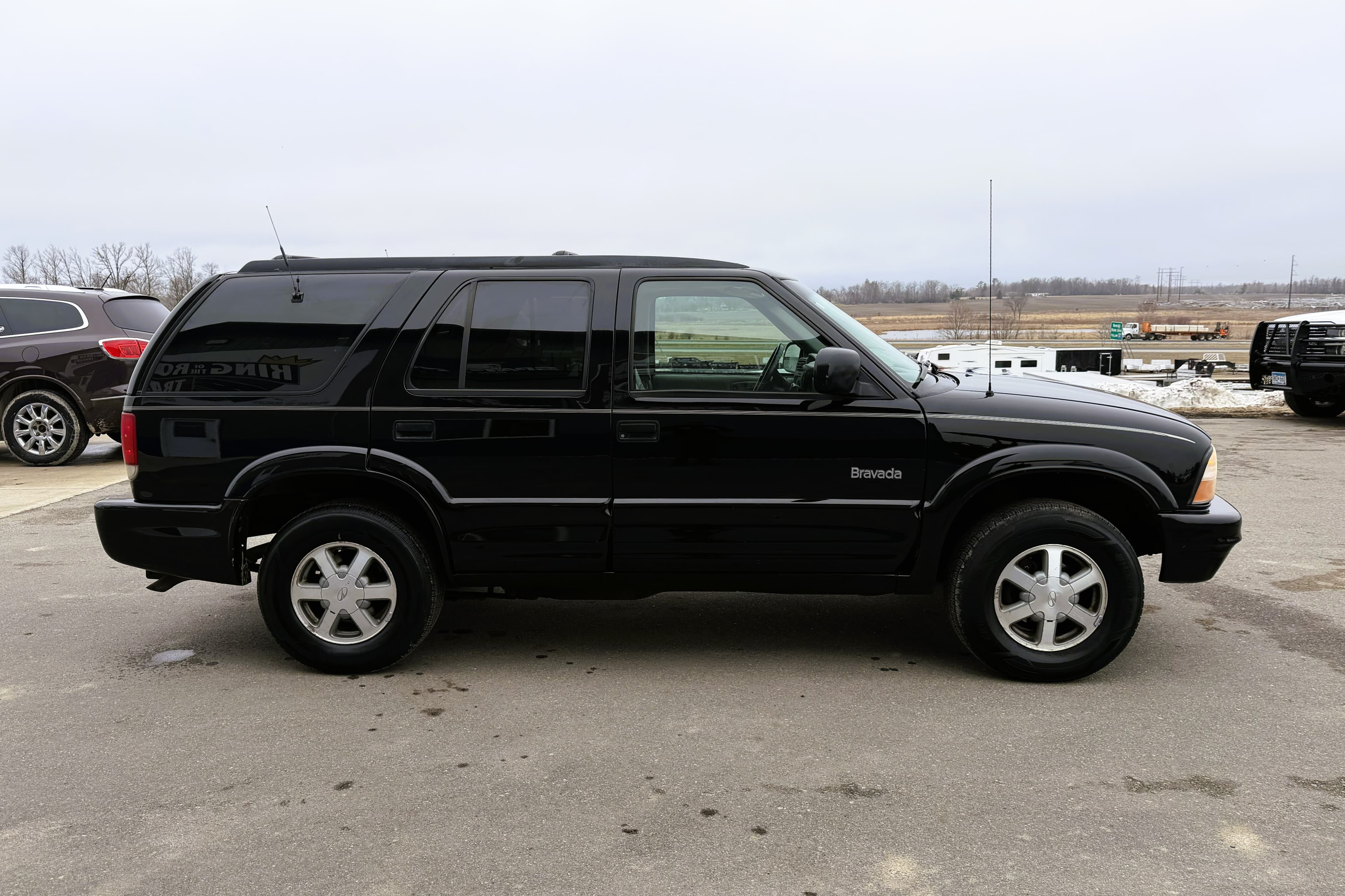 2001 Oldsmobile  Bravada  view 8