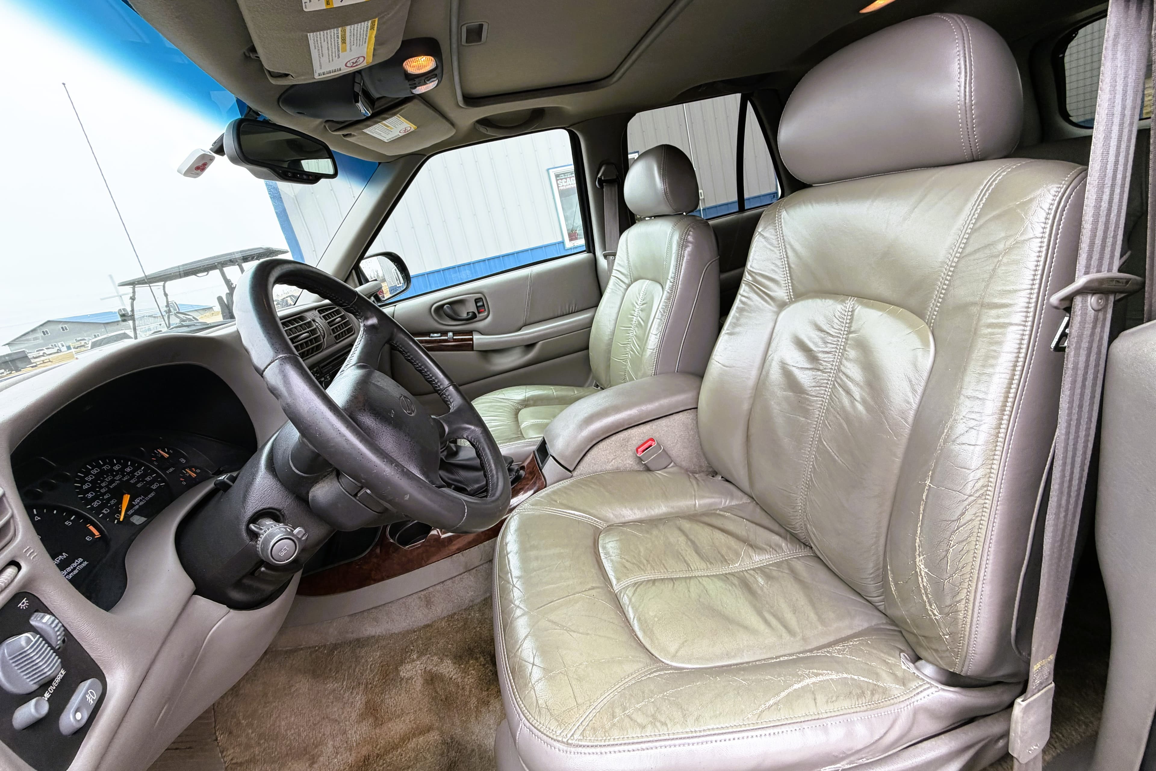 2001 Oldsmobile  Bravada  view 13