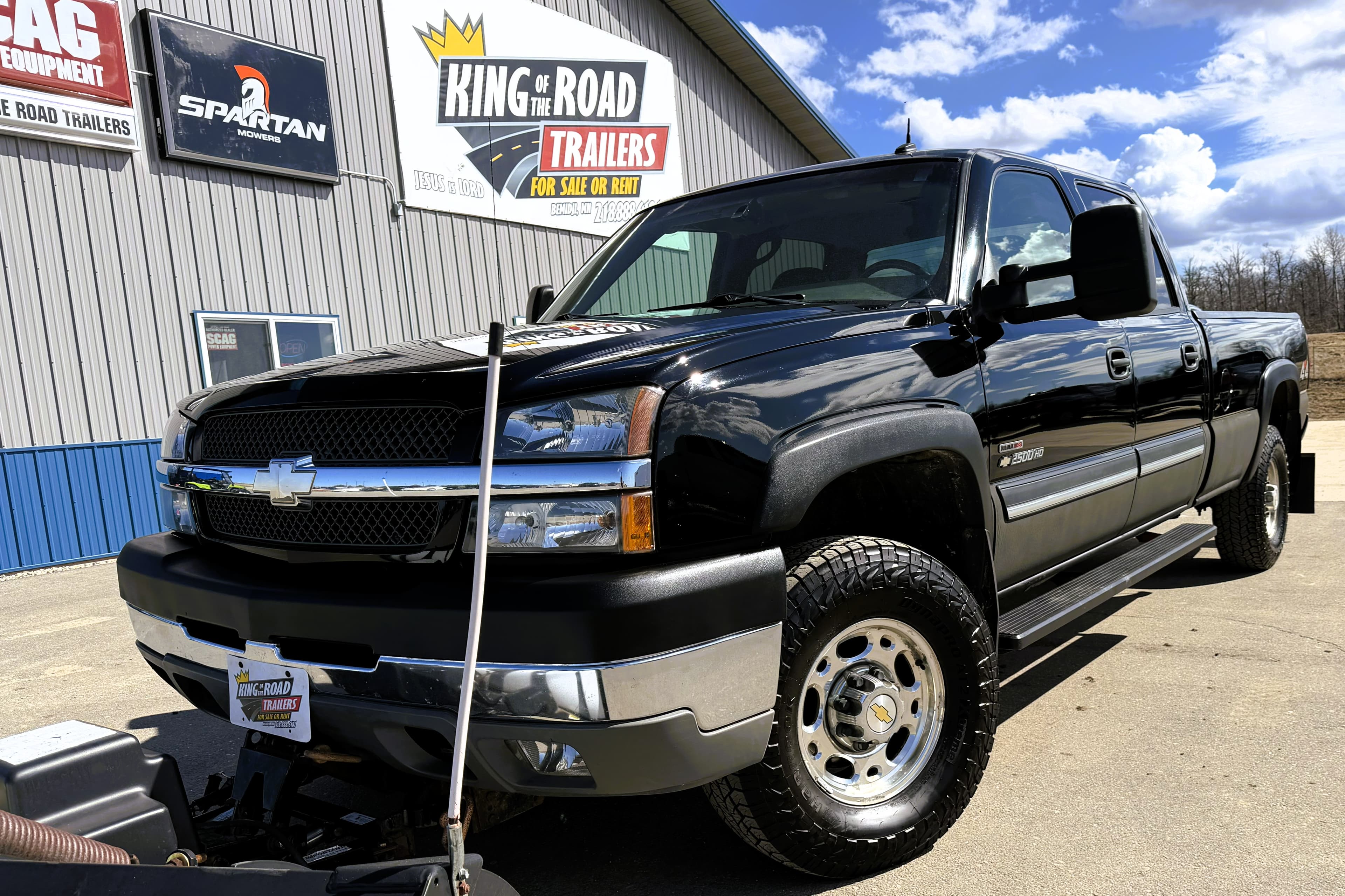 2004 Chevrolet Silverado 2500HD LT view 14
