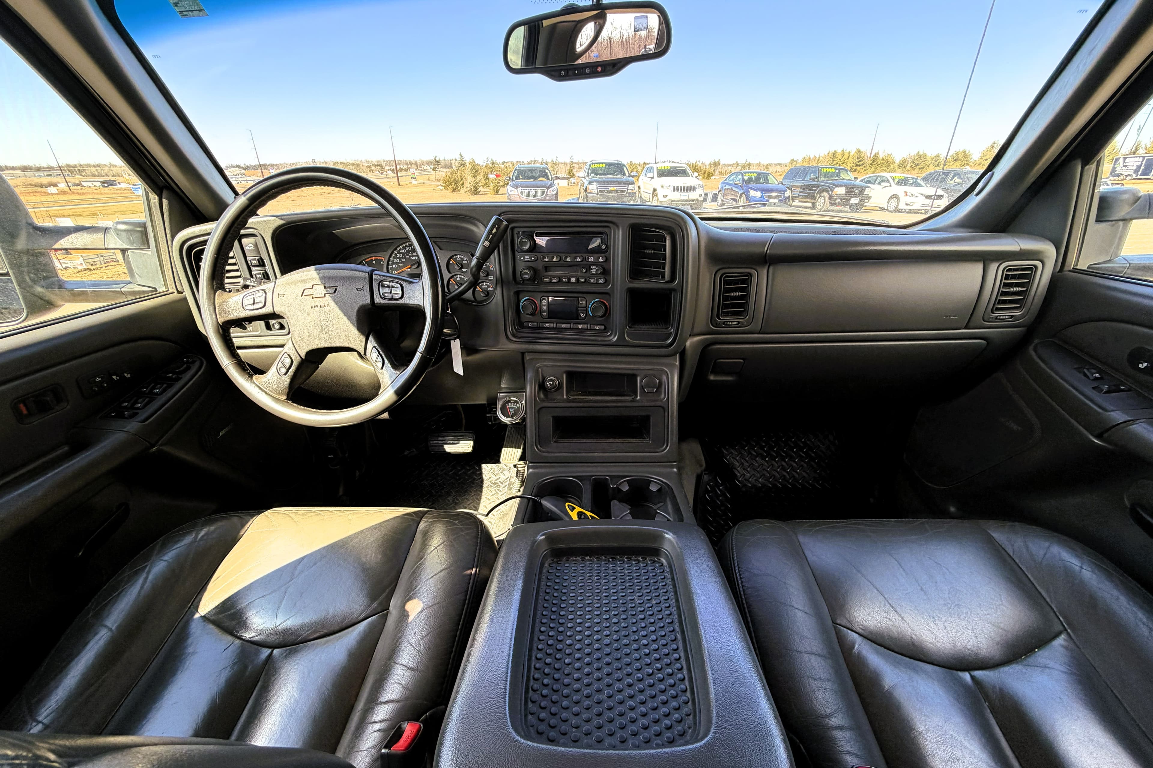 2004 Chevrolet Silverado 2500HD LT view 20