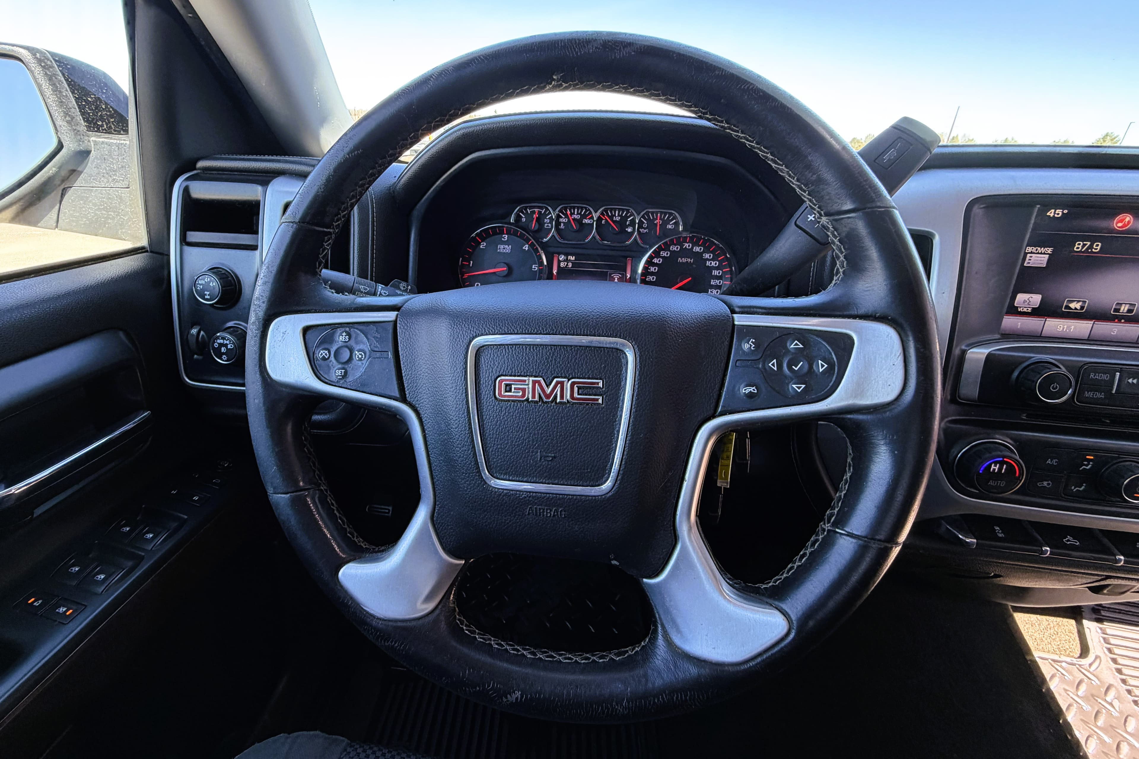 2015 GMC Sierra view 19