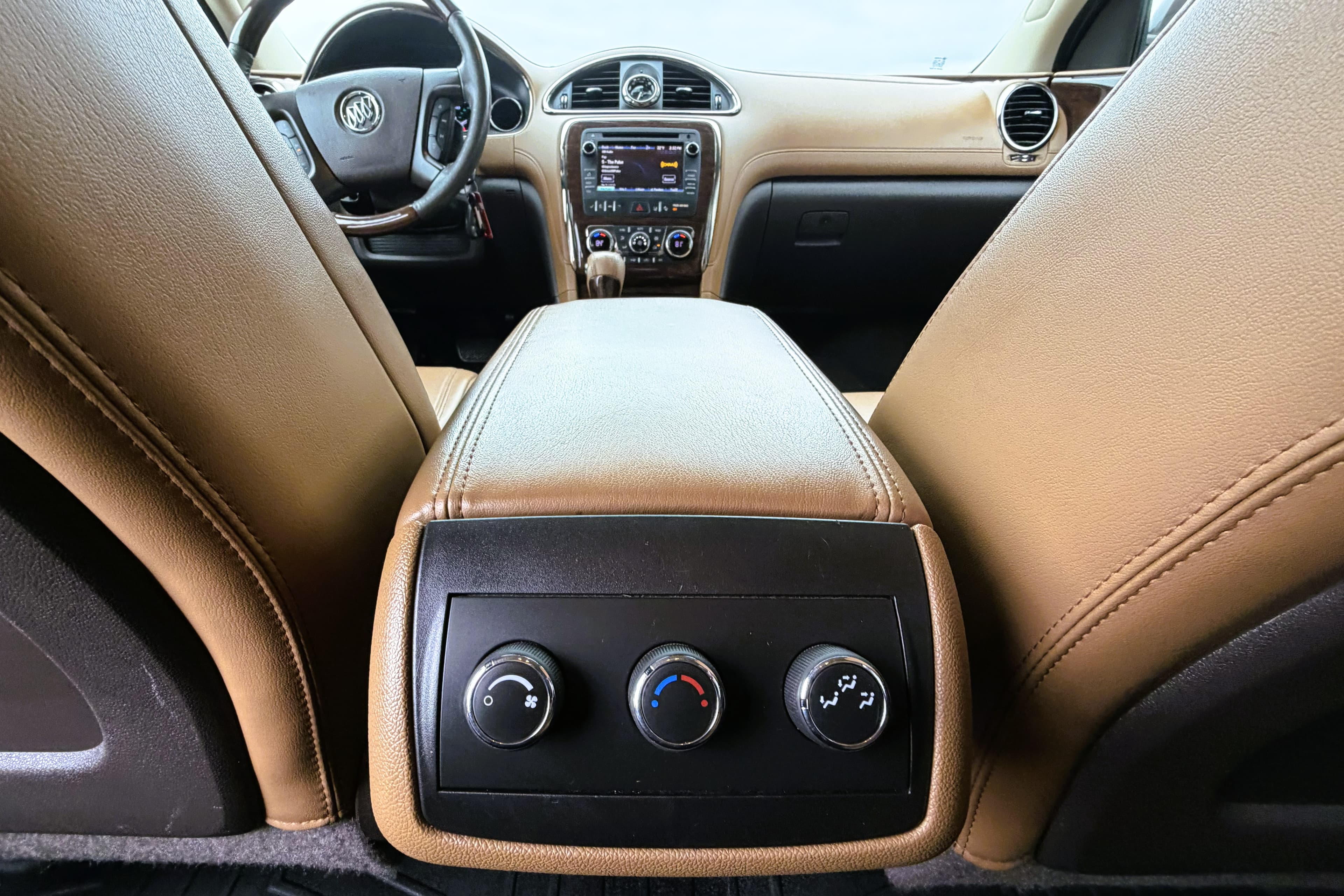 2015 Buick Enclave view 12