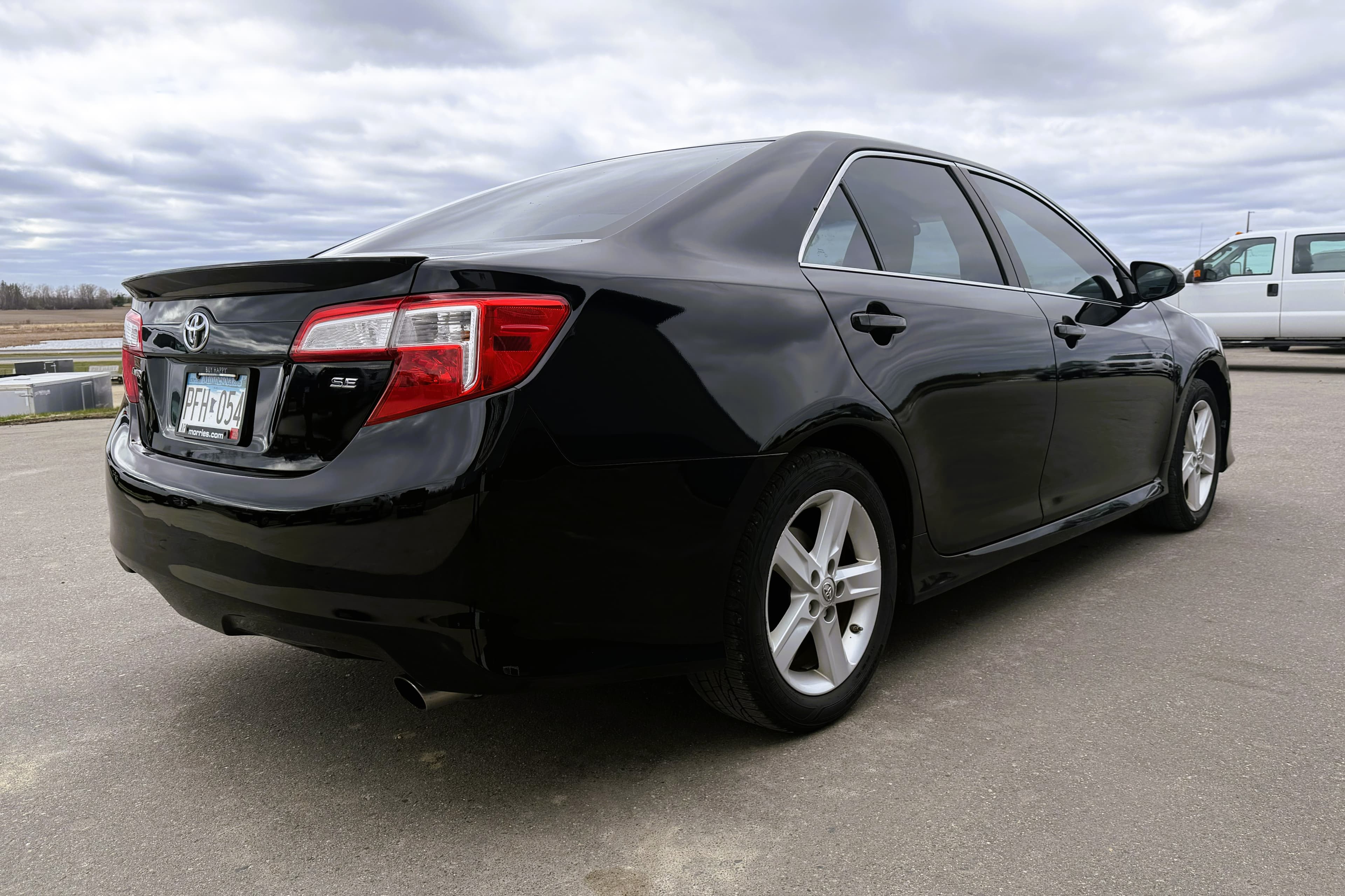 2013 Toyota Camry view 8