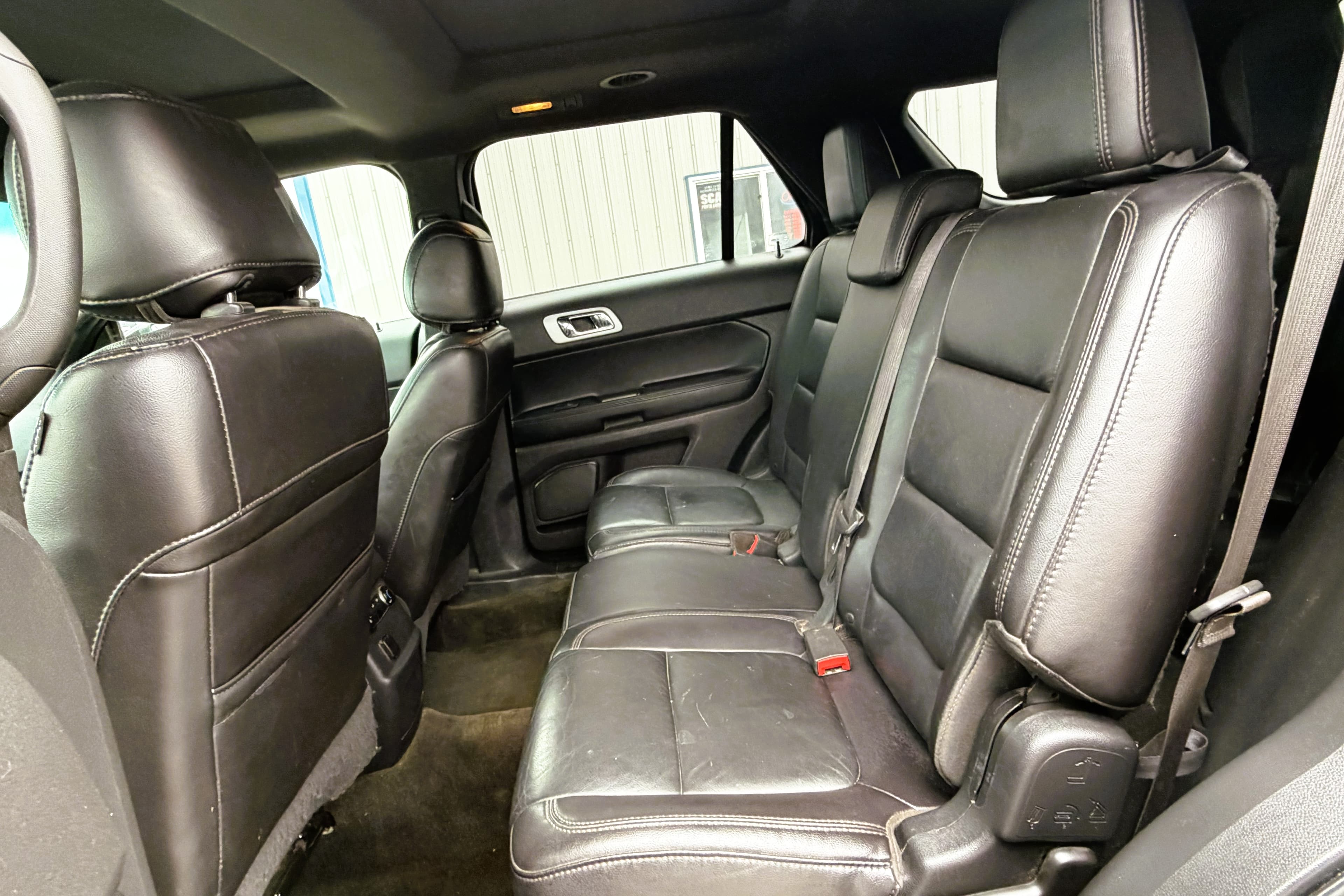 2013 Ford Explorer view 10
