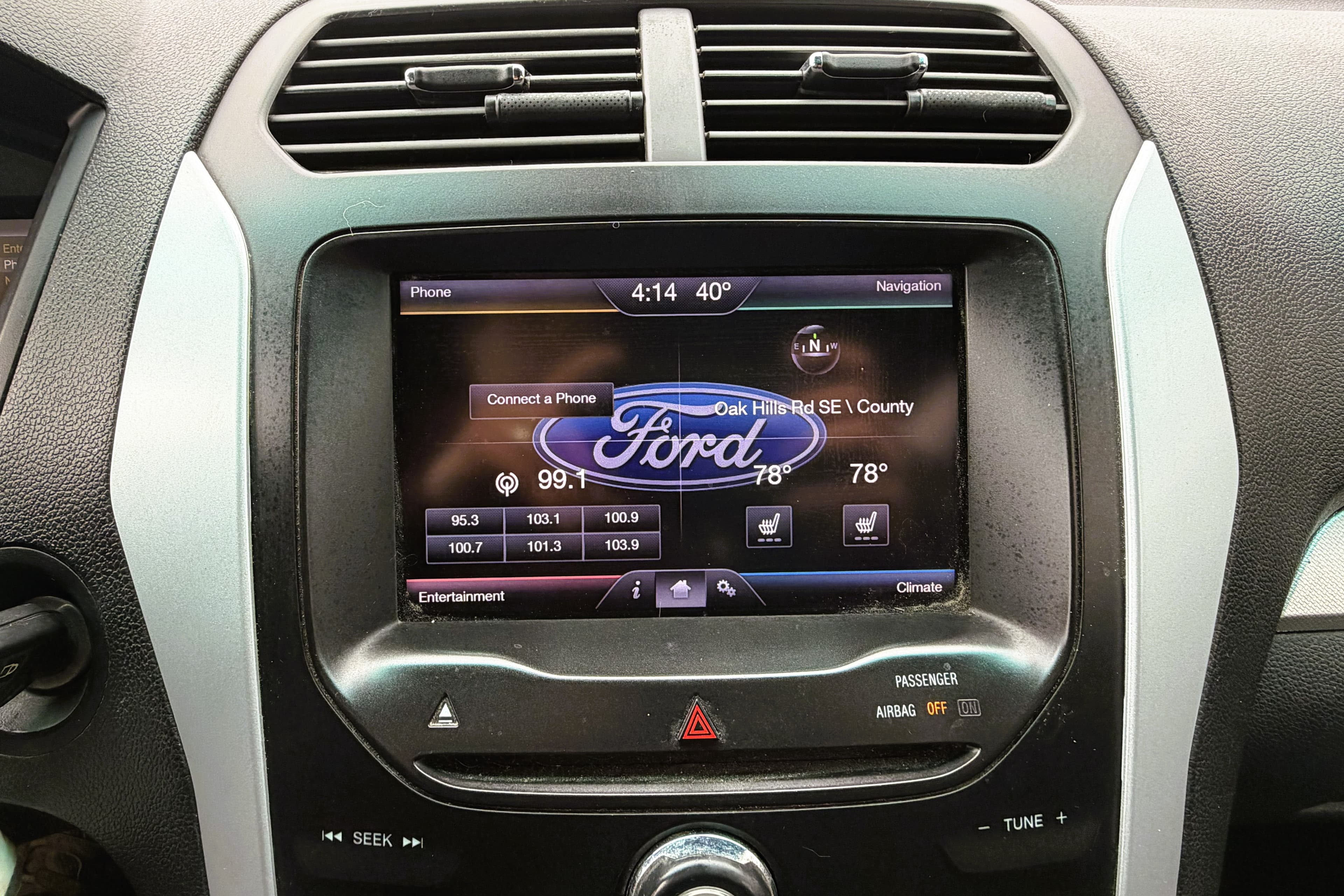 2013 Ford Explorer view 15