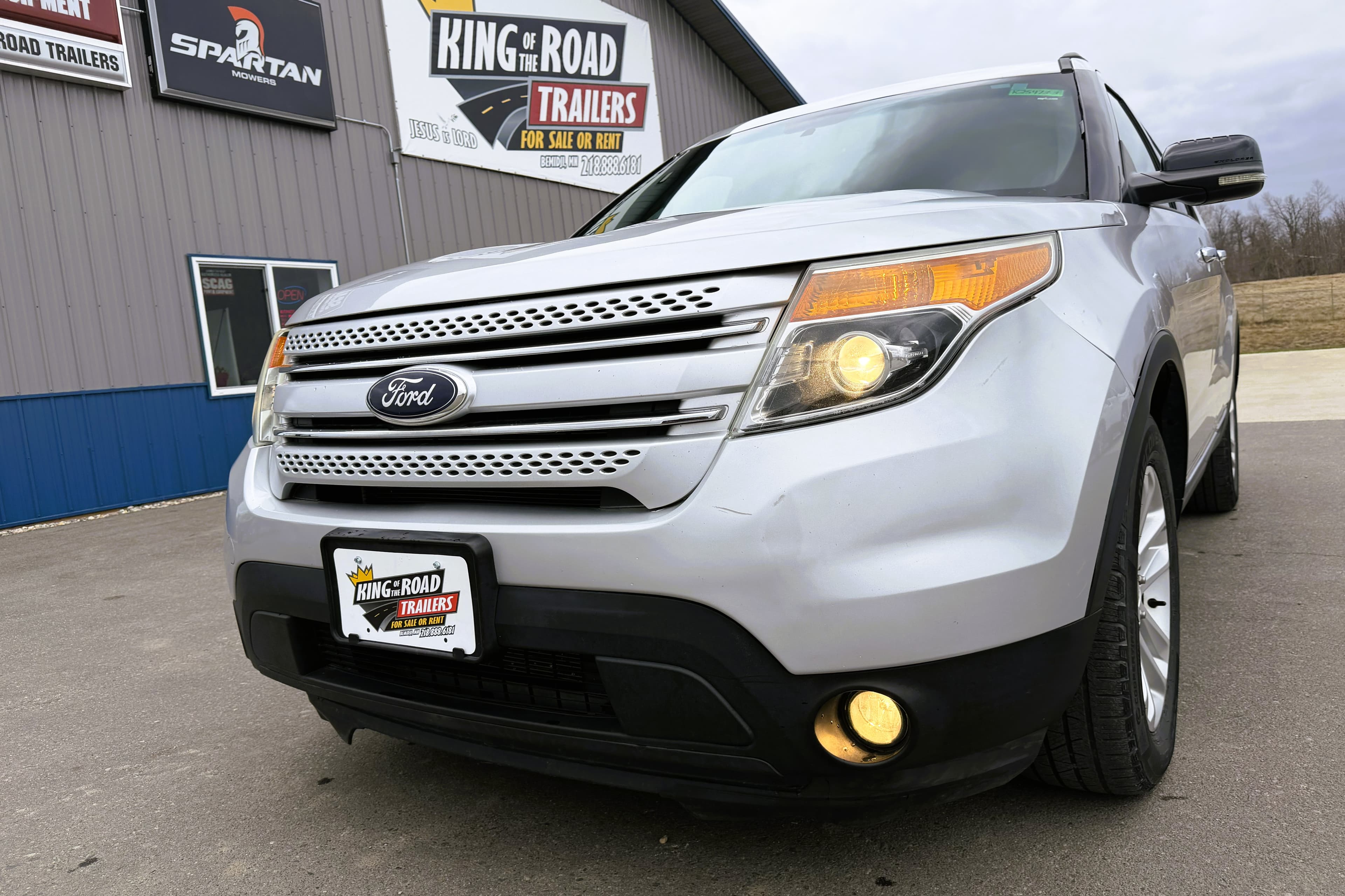 2013 Ford Explorer view 3