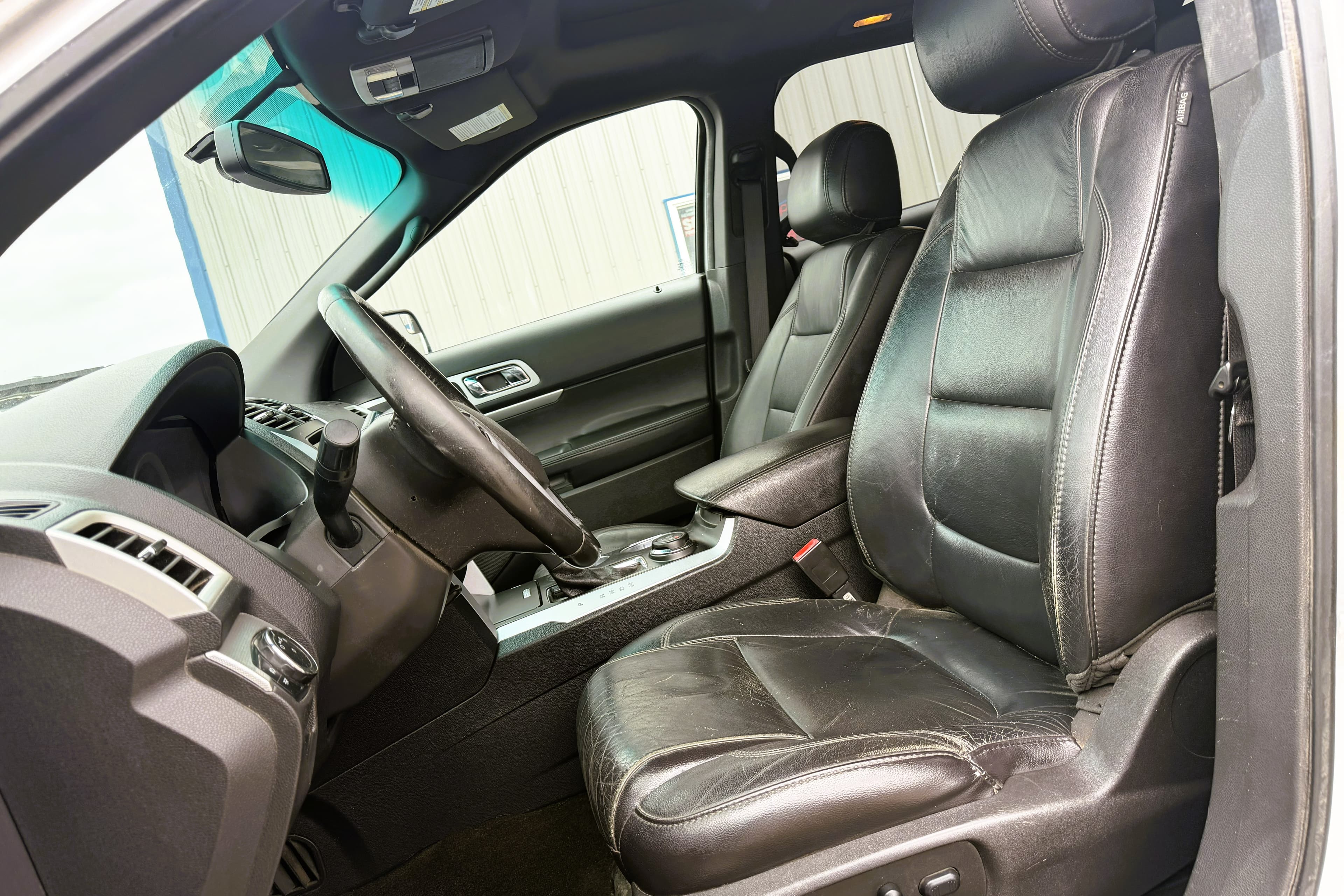 2013 Ford Explorer view 9