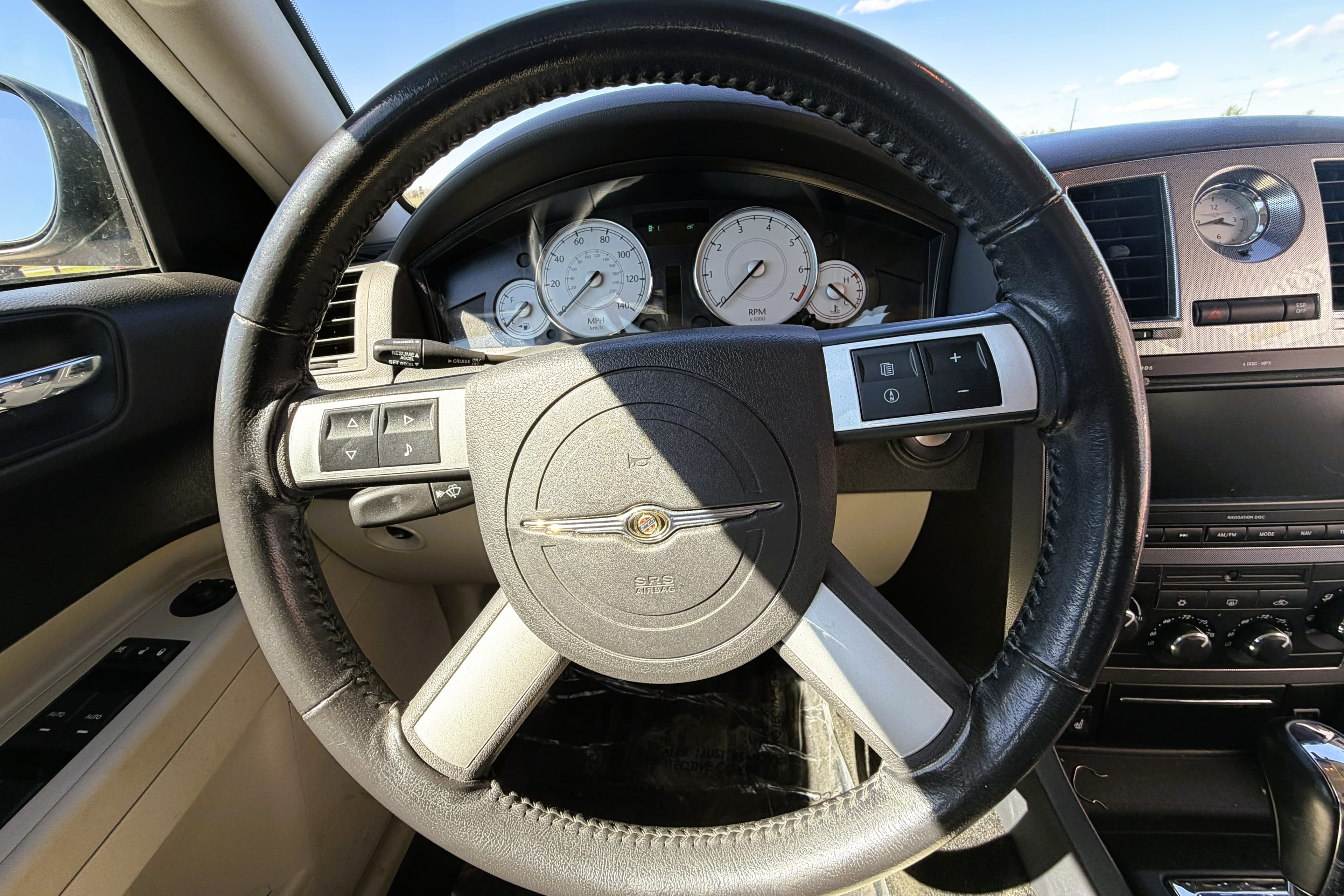 2007 Chrysler 300 Limited view 17