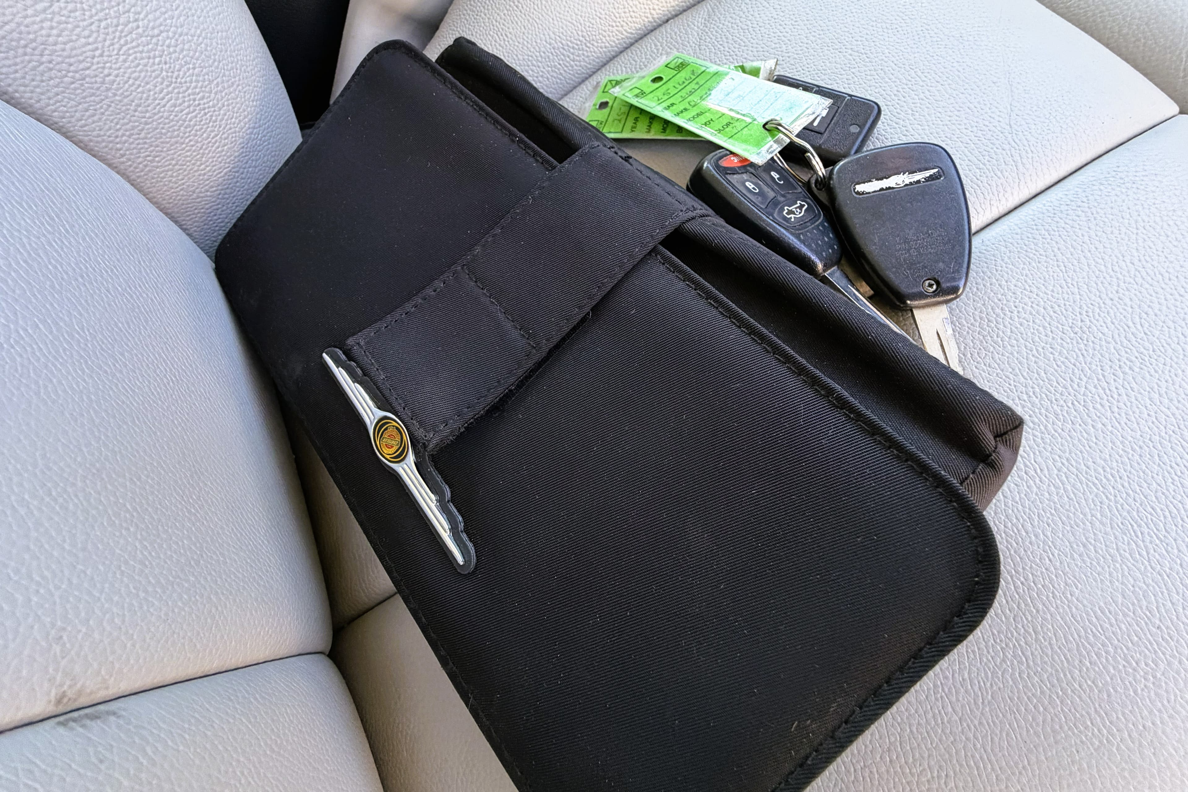 2007 Chrysler 300 Limited view 16