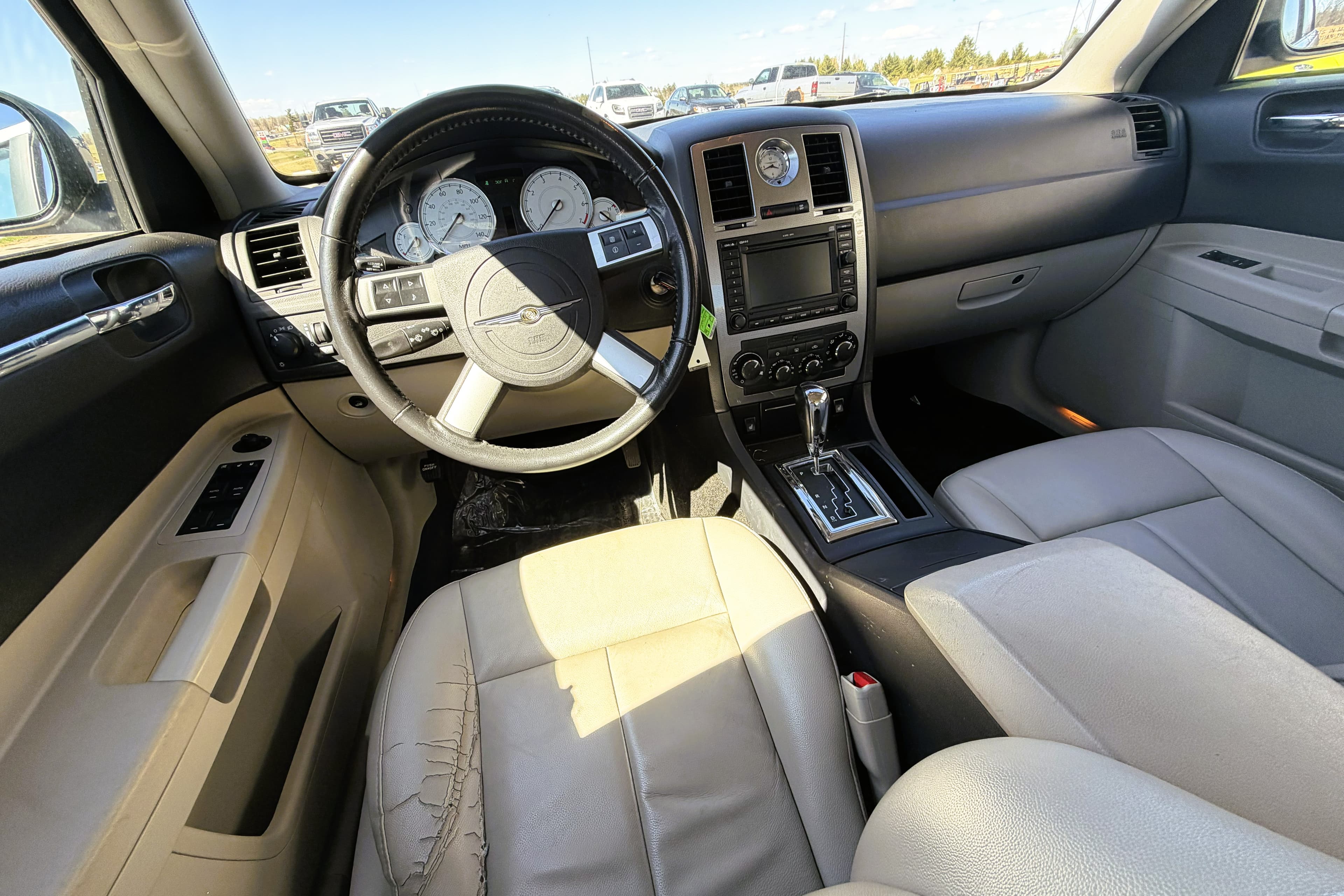 2007 Chrysler 300 Limited view 12