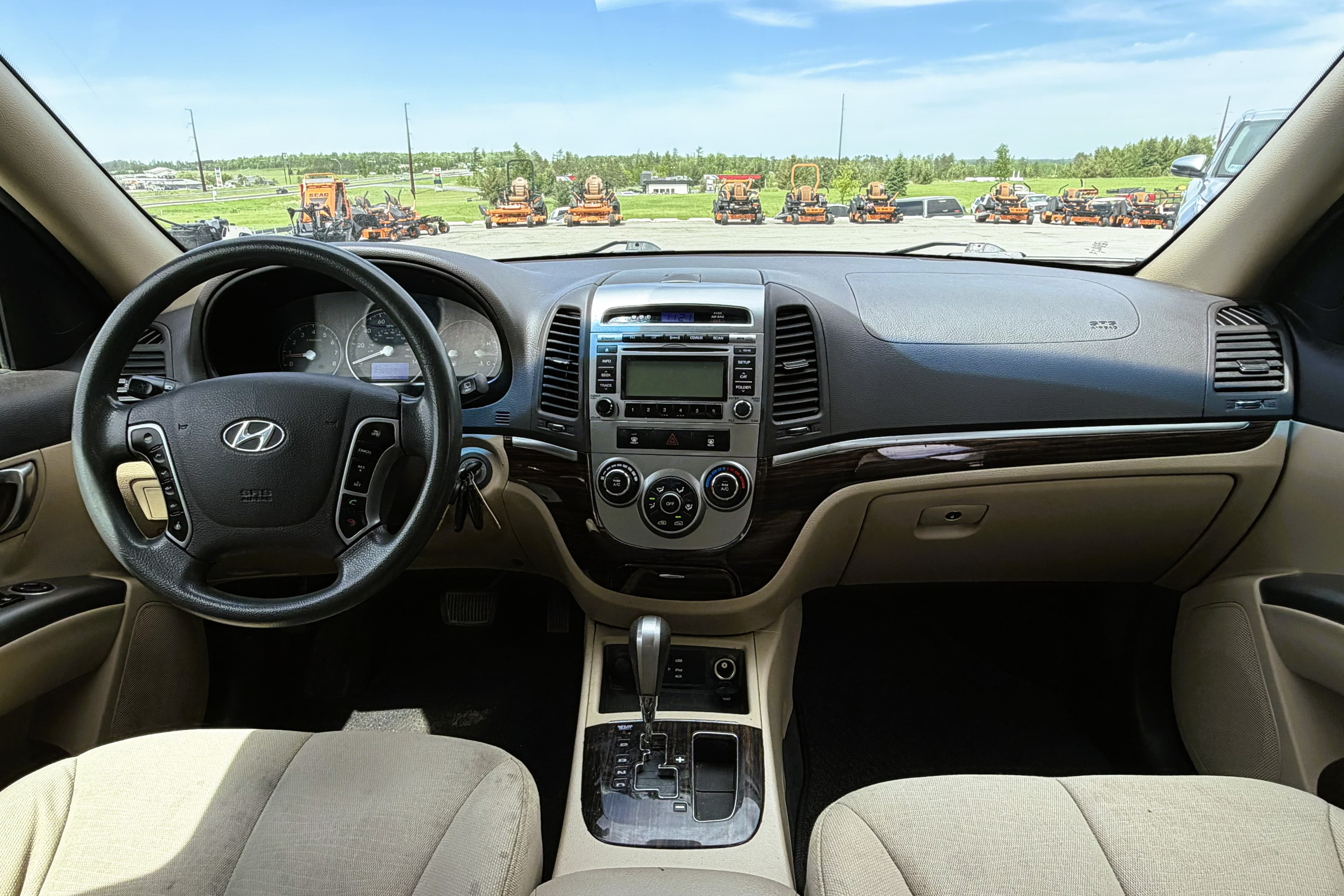2011 Hyundai Santa Fe view 13