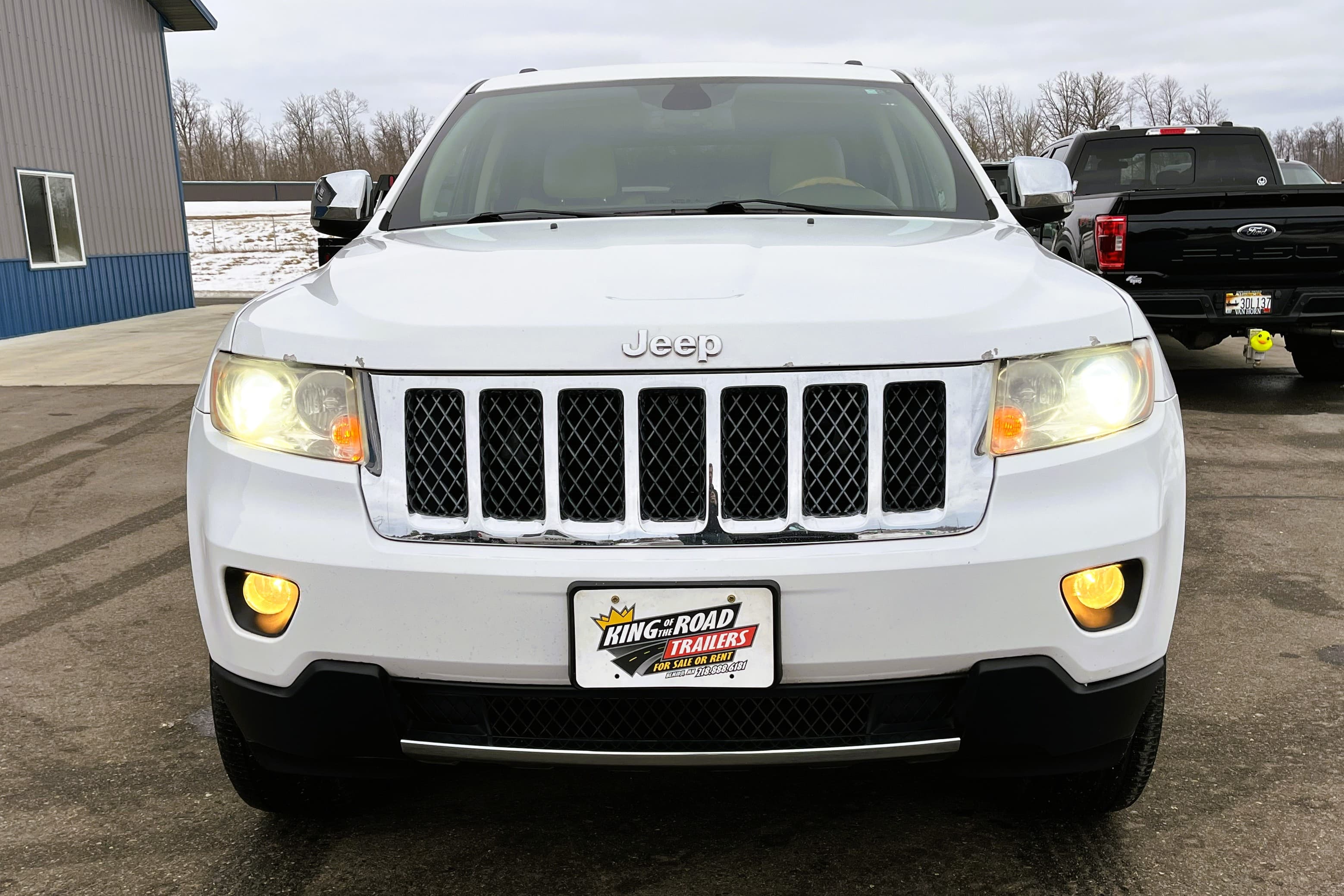 2013 Jeep Grand Cherokee view 3