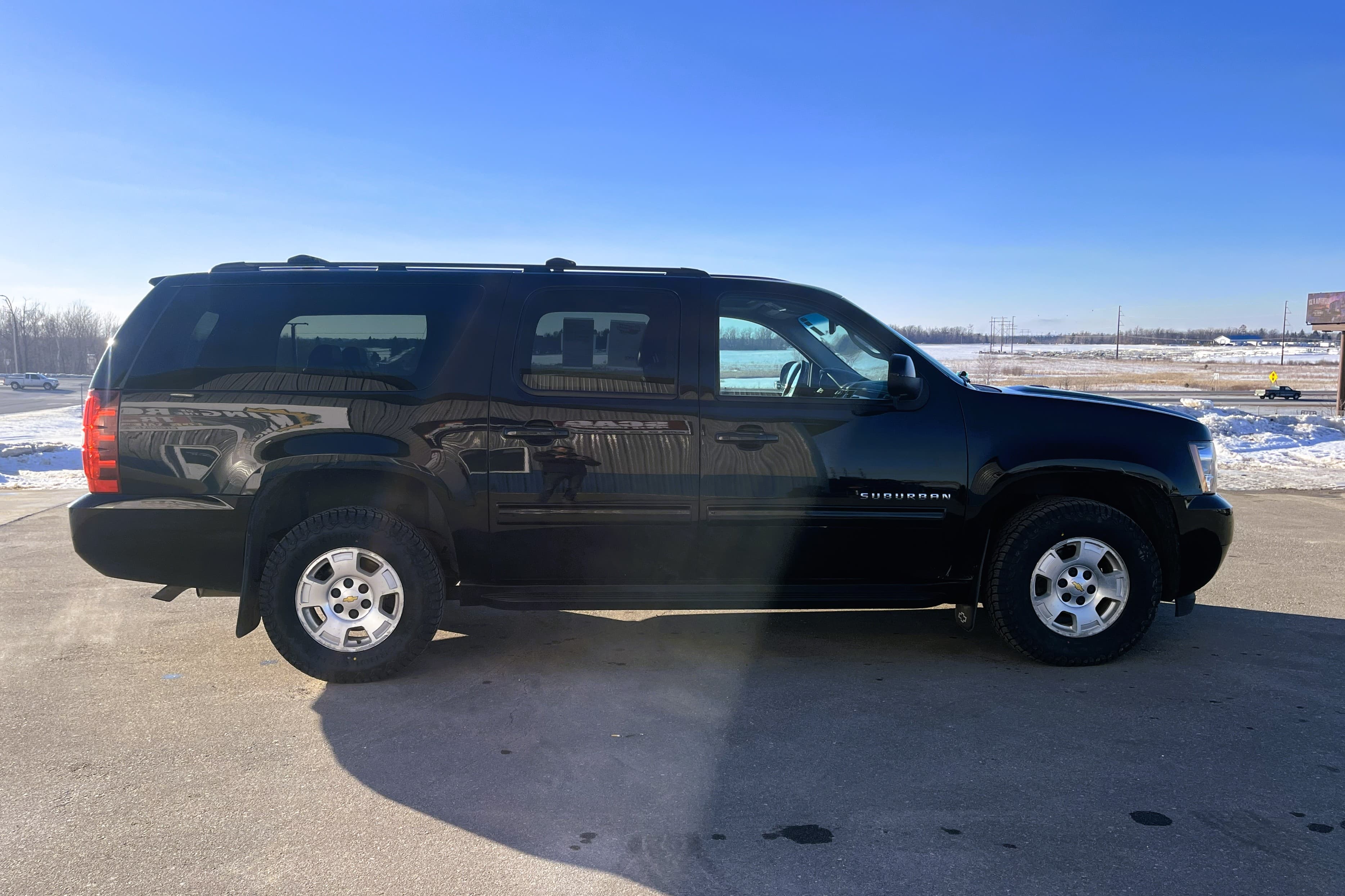 2014 Chevy Suburban view 9