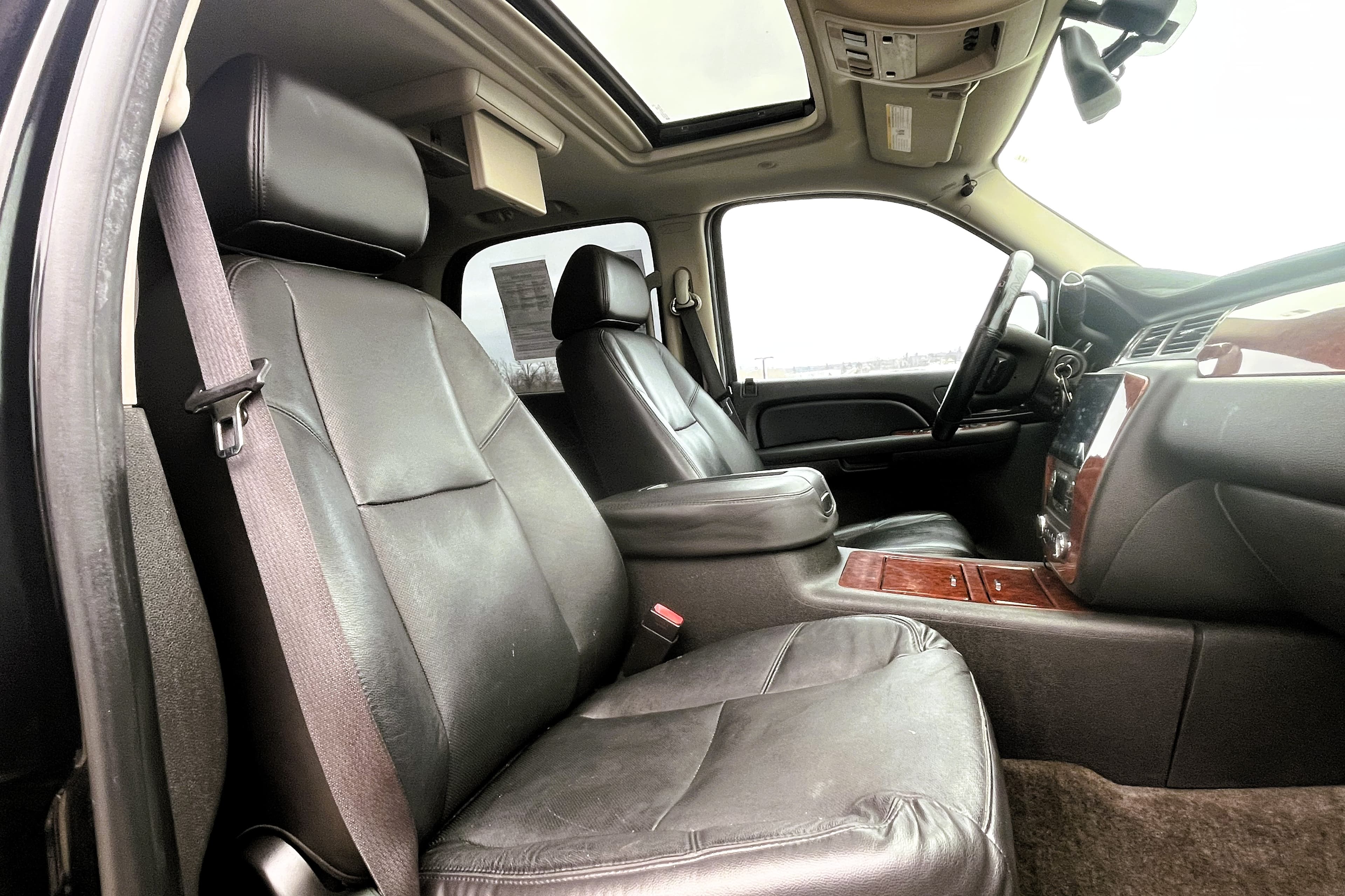 2009 Chevy Tahoe view 18