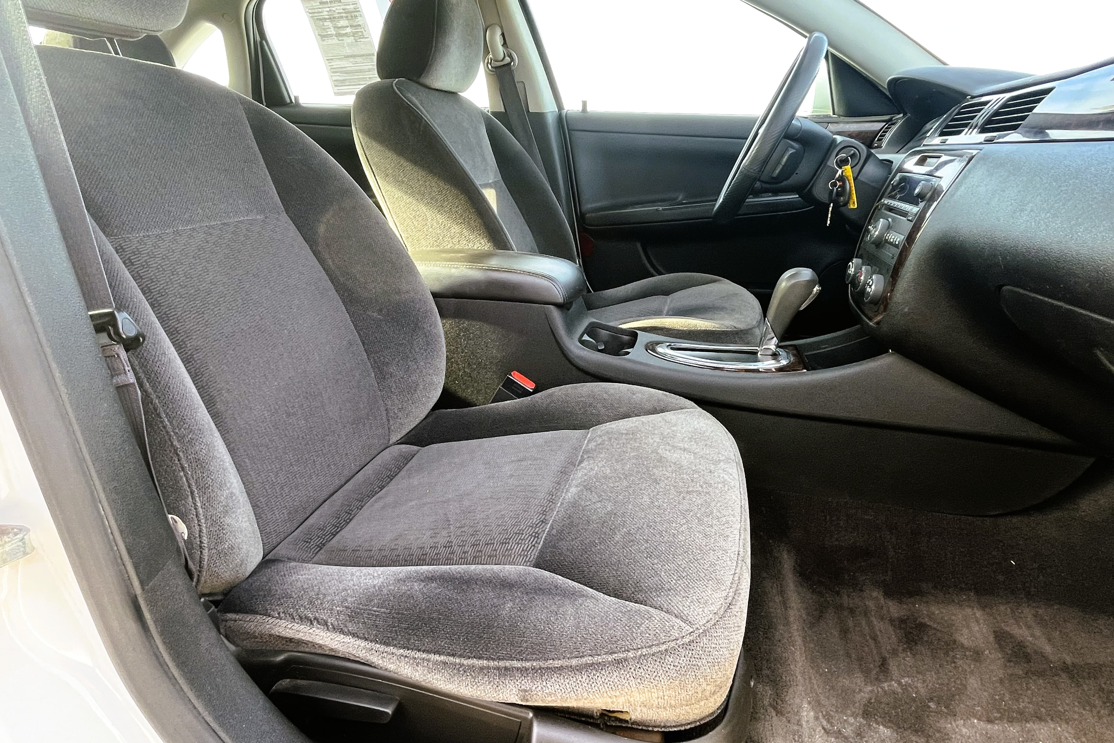 2014 Chevy Impala Limited view 17