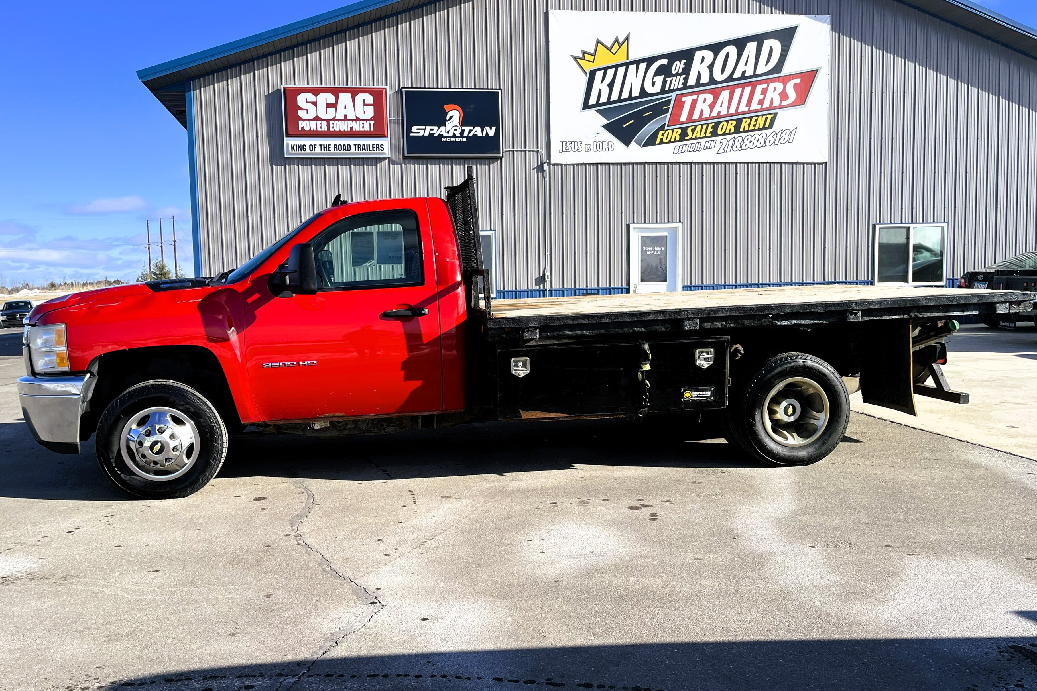 2011 Chevy Silverado 3500 view 5