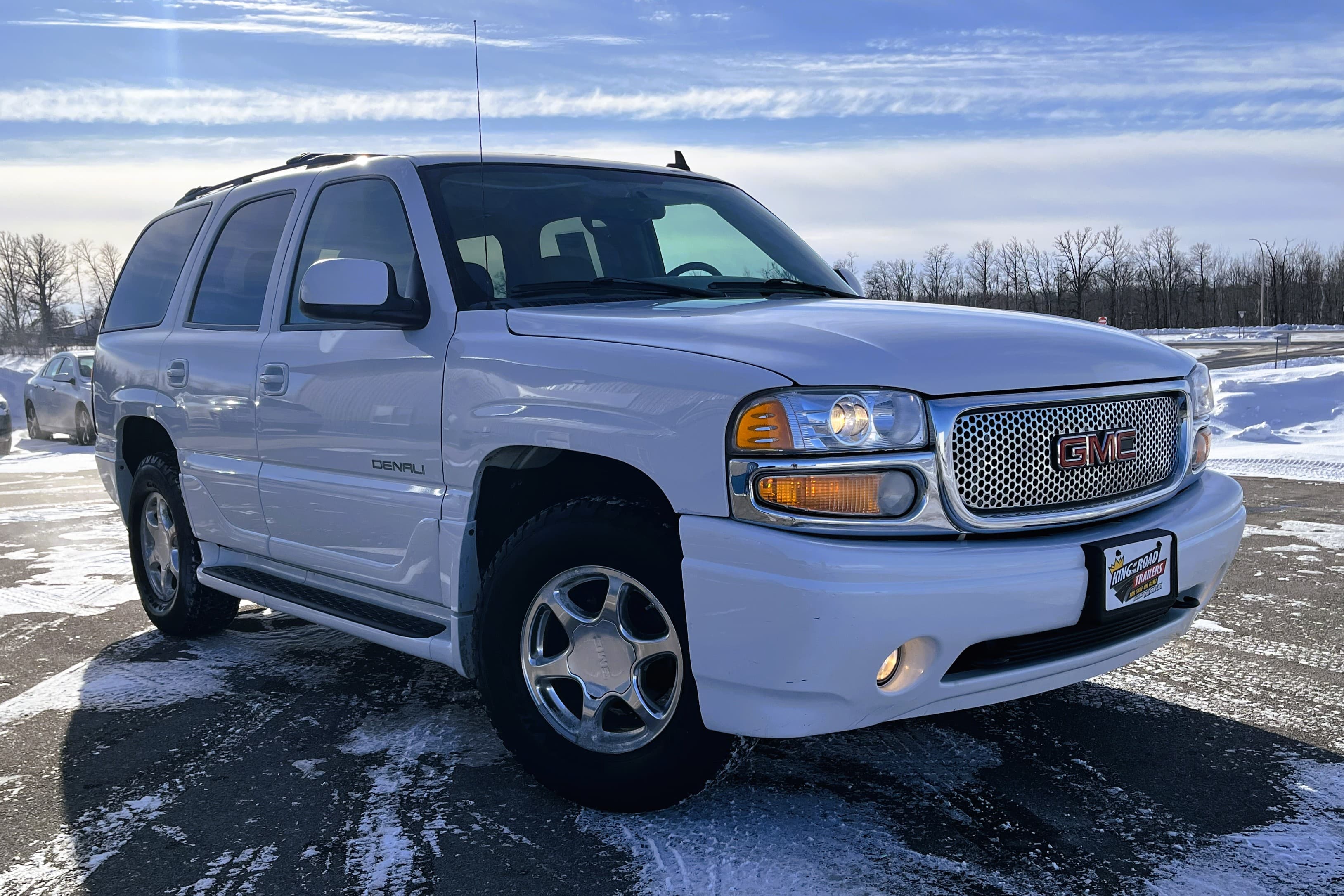2006 GMC Yukon view 2