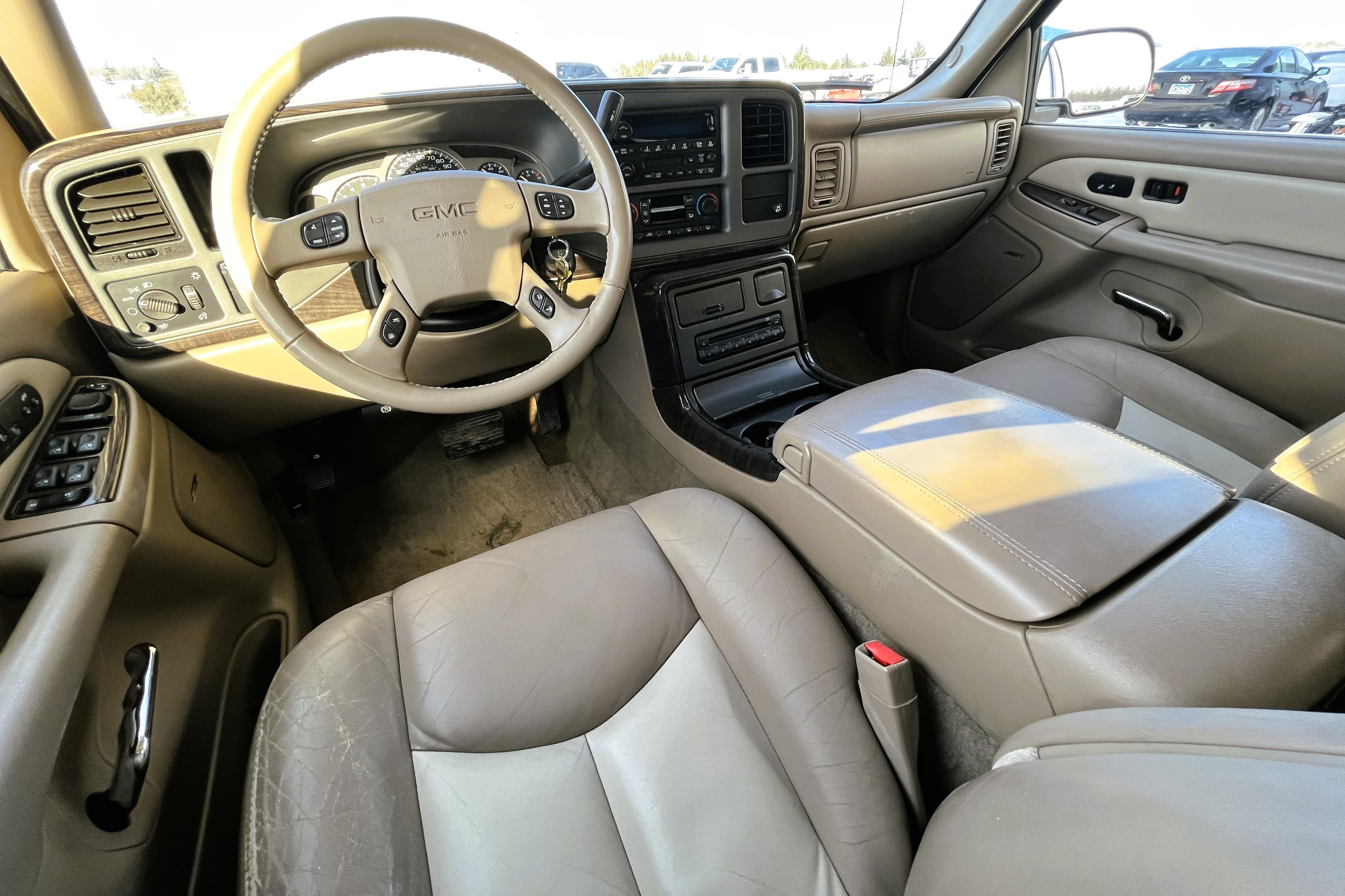 2006 GMC Yukon view 14