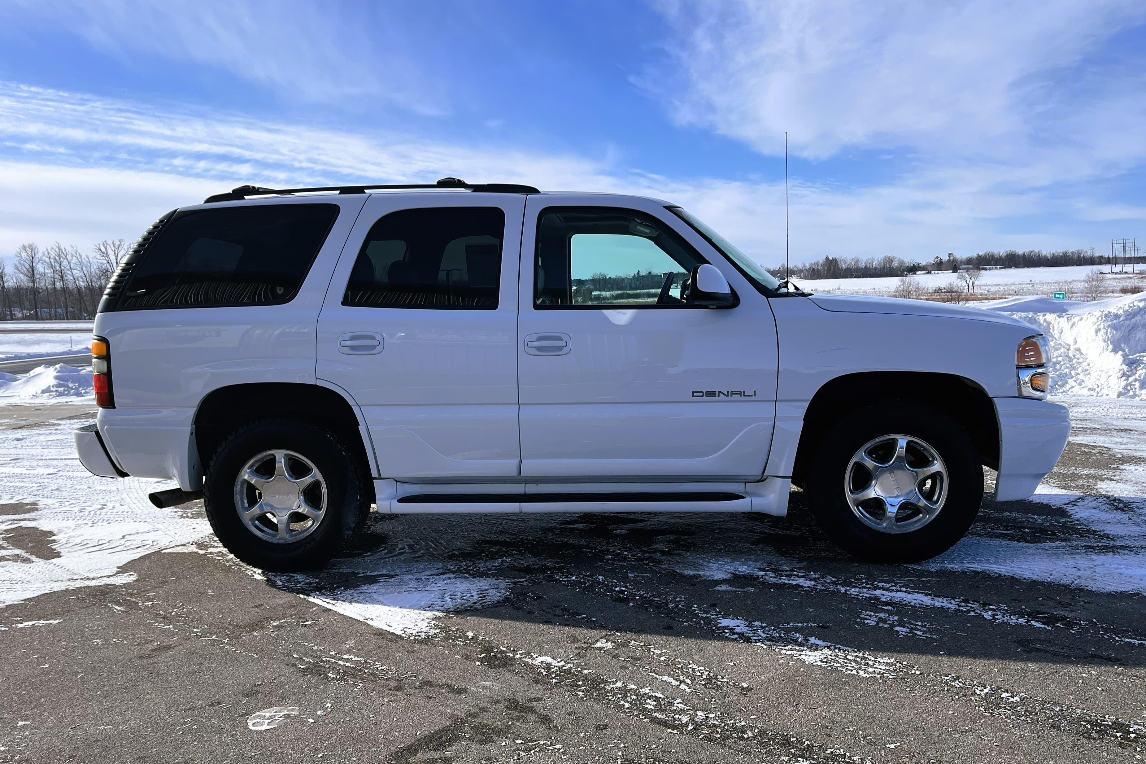 2006 GMC Yukon view 8