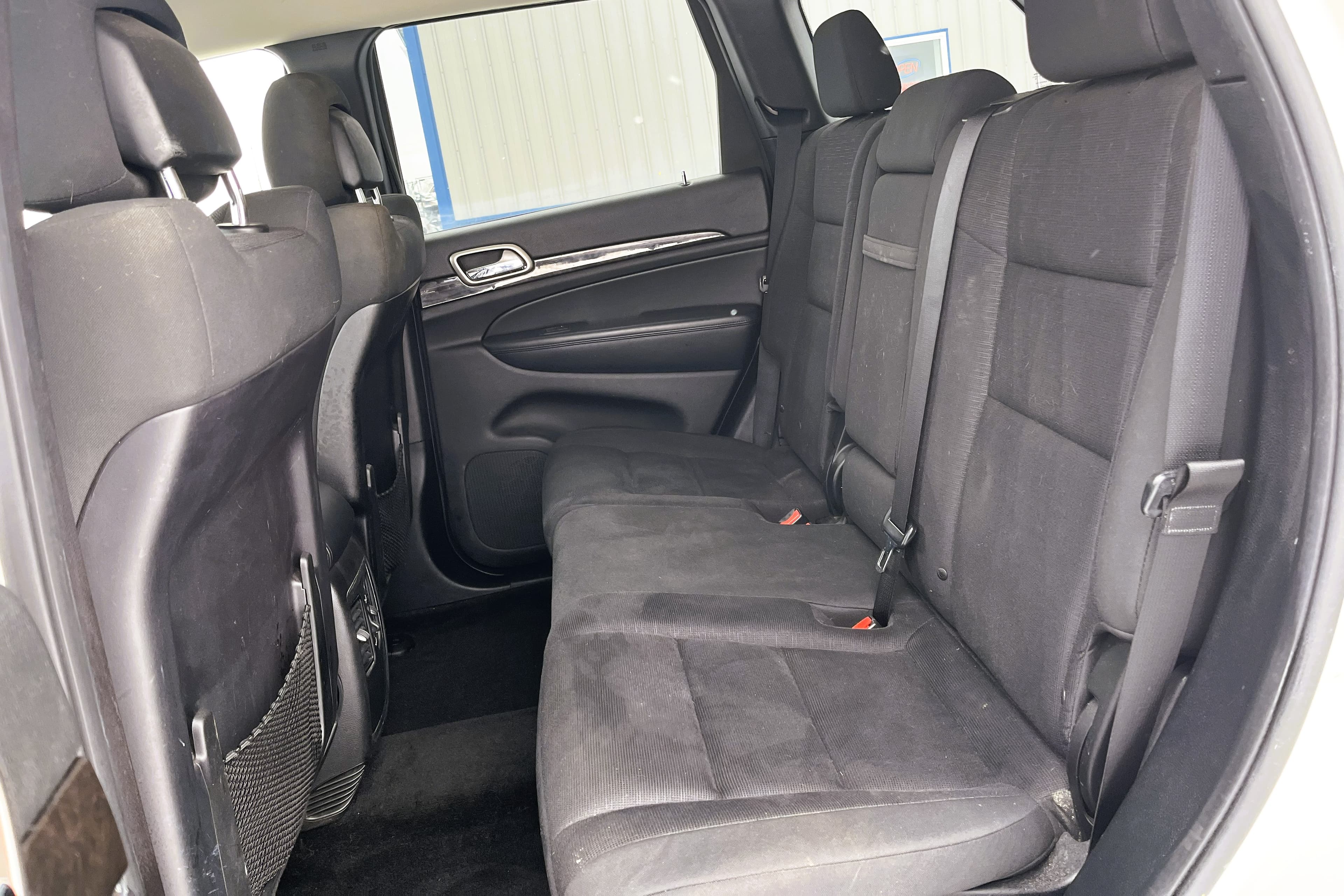 2012 Jeep Grand Cherokee view 13