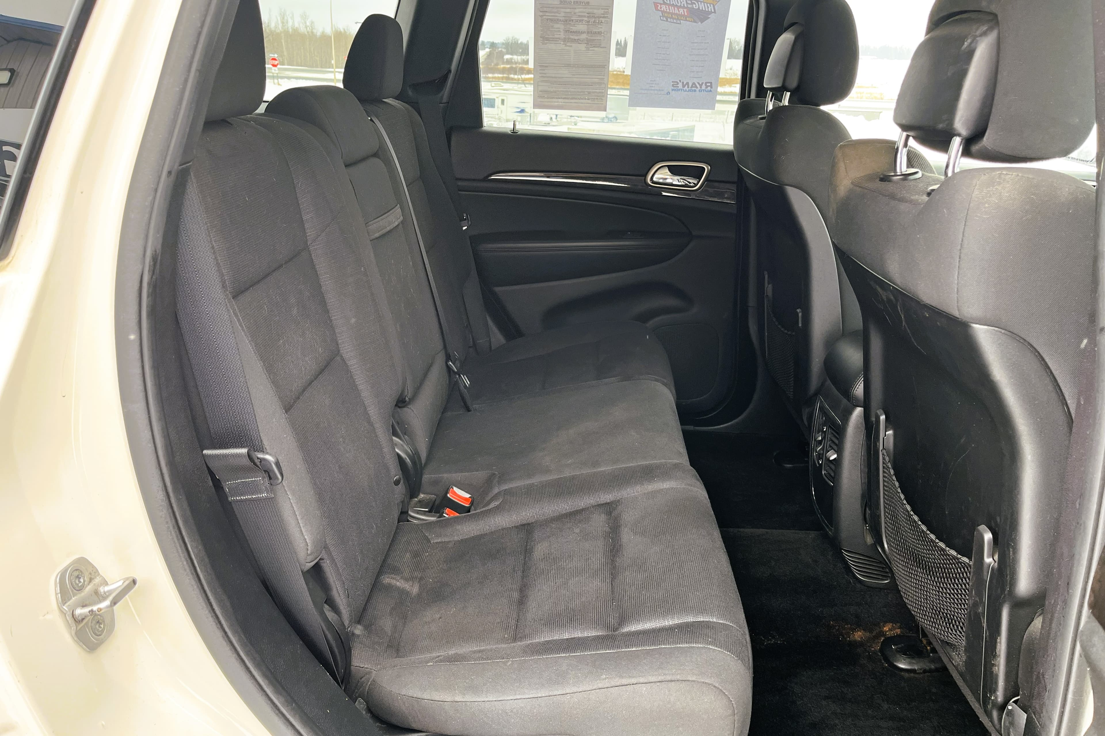 2012 Jeep Grand Cherokee view 15