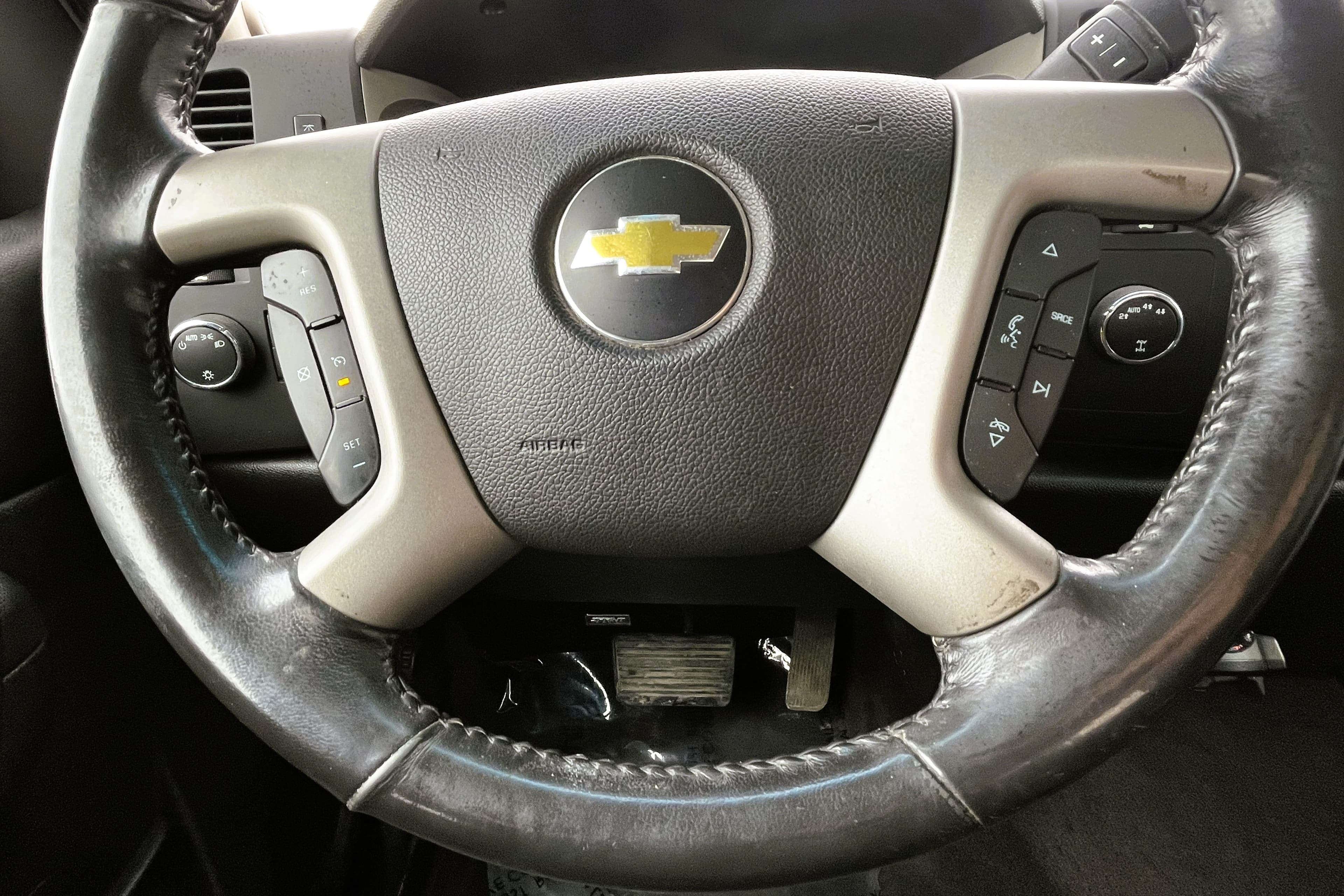 2012 Chevy Silverado view 19