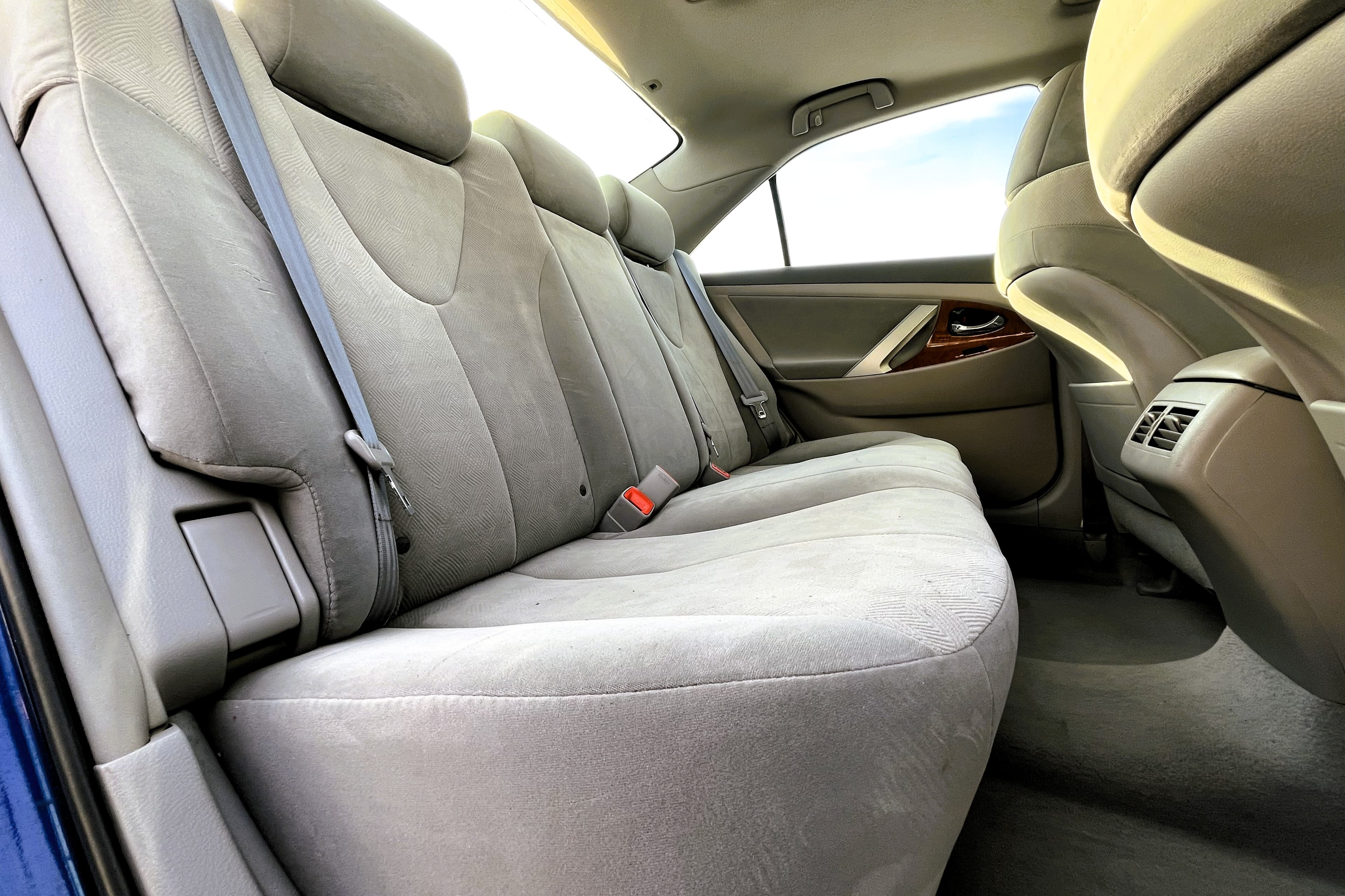 2009 Toyota Camry view 17