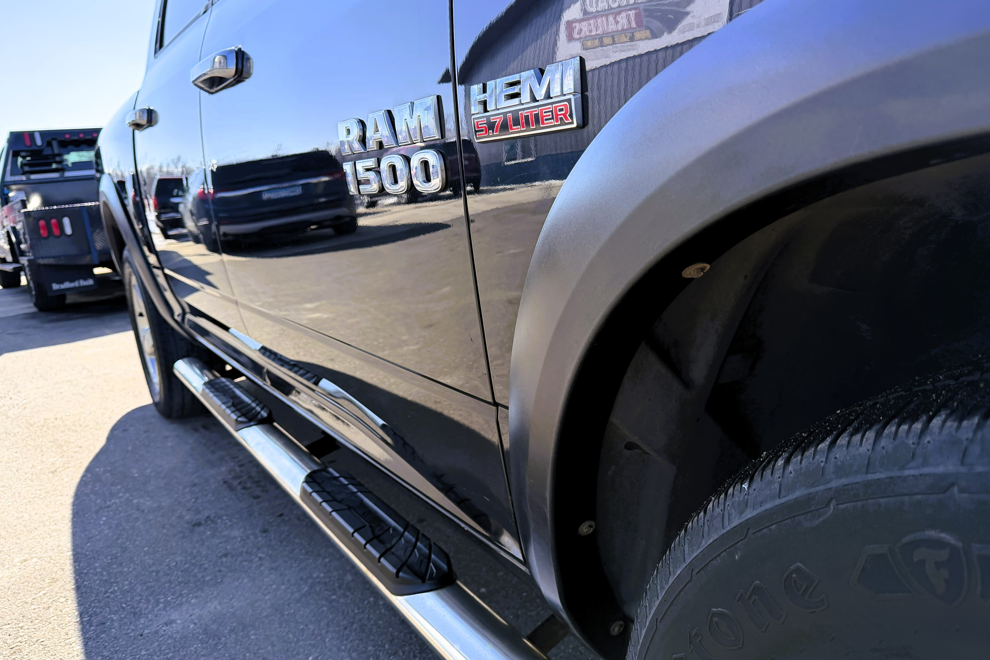 2013 Dodge Ram 1500 view 5