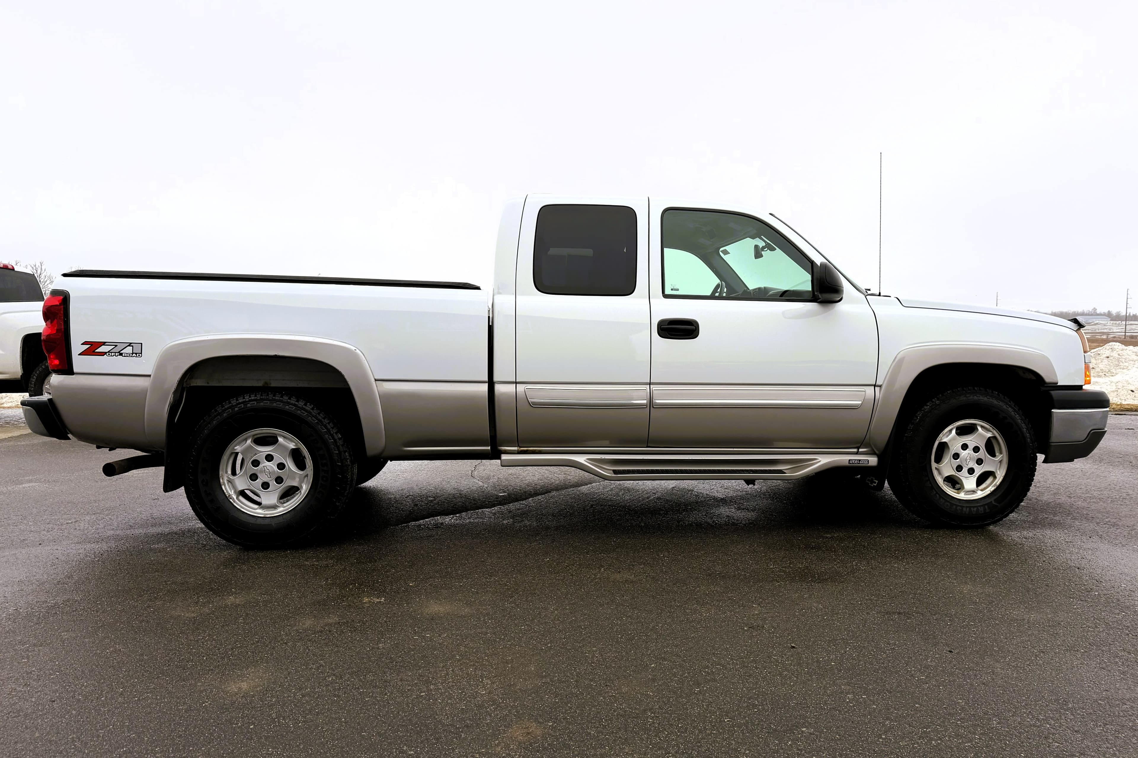 2004 Chevy Silverado 1500 view 9