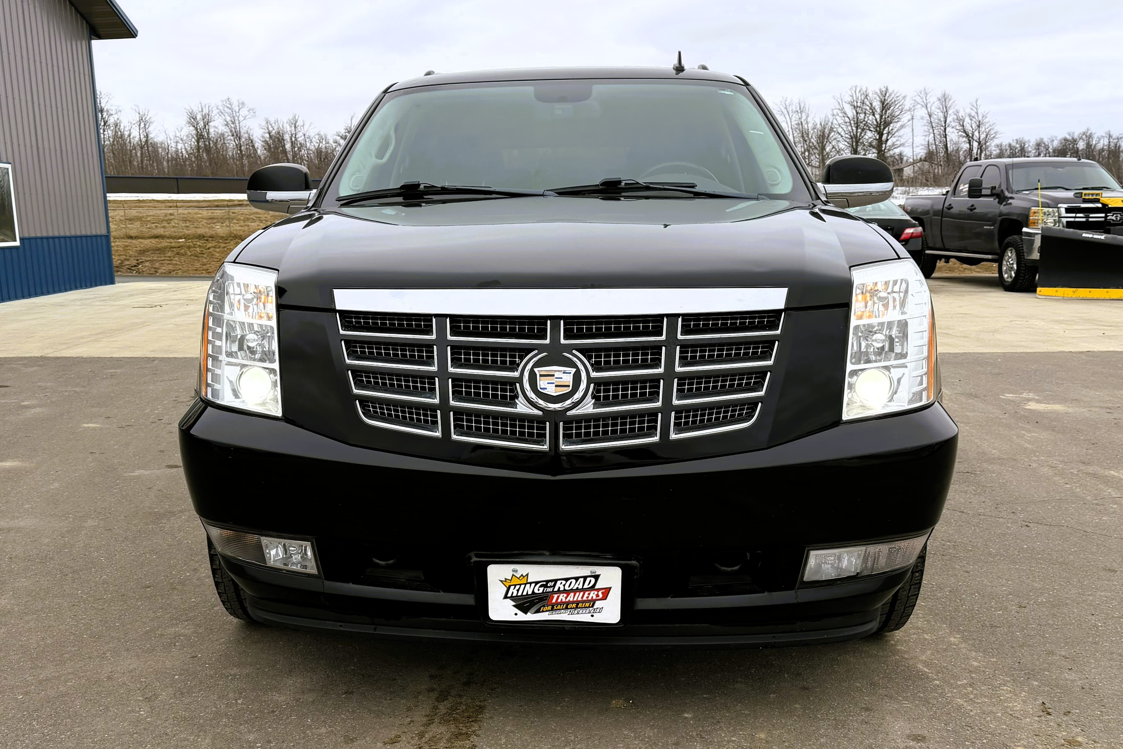 2011 Cadillac Escalade ESV view 3